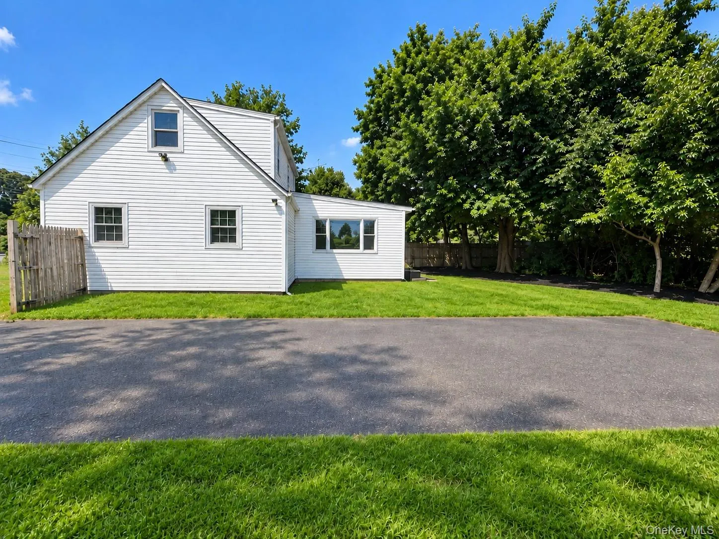444 Avondale Drive, Brookhaven, NY, 3 Bedrooms Bedrooms, 5 Rooms Rooms,1 BathroomBathrooms,Residential,For Rent,Avondale,0,1051903 444 Avondale Drive, Brookhaven, NY, 3 Bedrooms Bedrooms, 5 Rooms Rooms,1 BathroomBathrooms,Residential,For Rent,Avondale,0,1051903