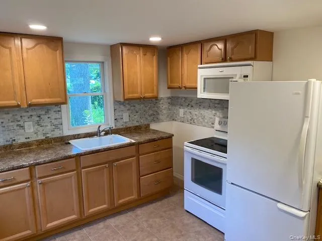 57 Washington Avenue, Brookhaven, NY, 1 Bedroom Bedrooms, 4 Room Rooms,1 BathroomBathrooms,Residential Lease,For Rent,Washington,0,1051920 57 Washington Avenue, Brookhaven, NY, 1 Bedroom Bedrooms, 4 Room Rooms,1 BathroomBathrooms,Residential Lease,For Rent,Washington,0,1051920