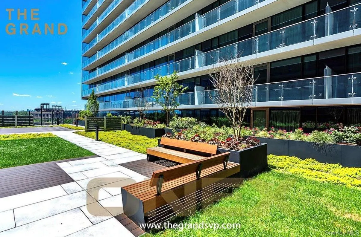 131-01 40th Road, New York, NY, 2 Bedrooms Bedrooms, 5 Rooms Rooms,2 BathroomsBathrooms,Residential,For Rent,40th,0,1051921 131-01 40th Road, New York, NY, 2 Bedrooms Bedrooms, 5 Rooms Rooms,2 BathroomsBathrooms,Residential,For Rent,40th,0,1051921