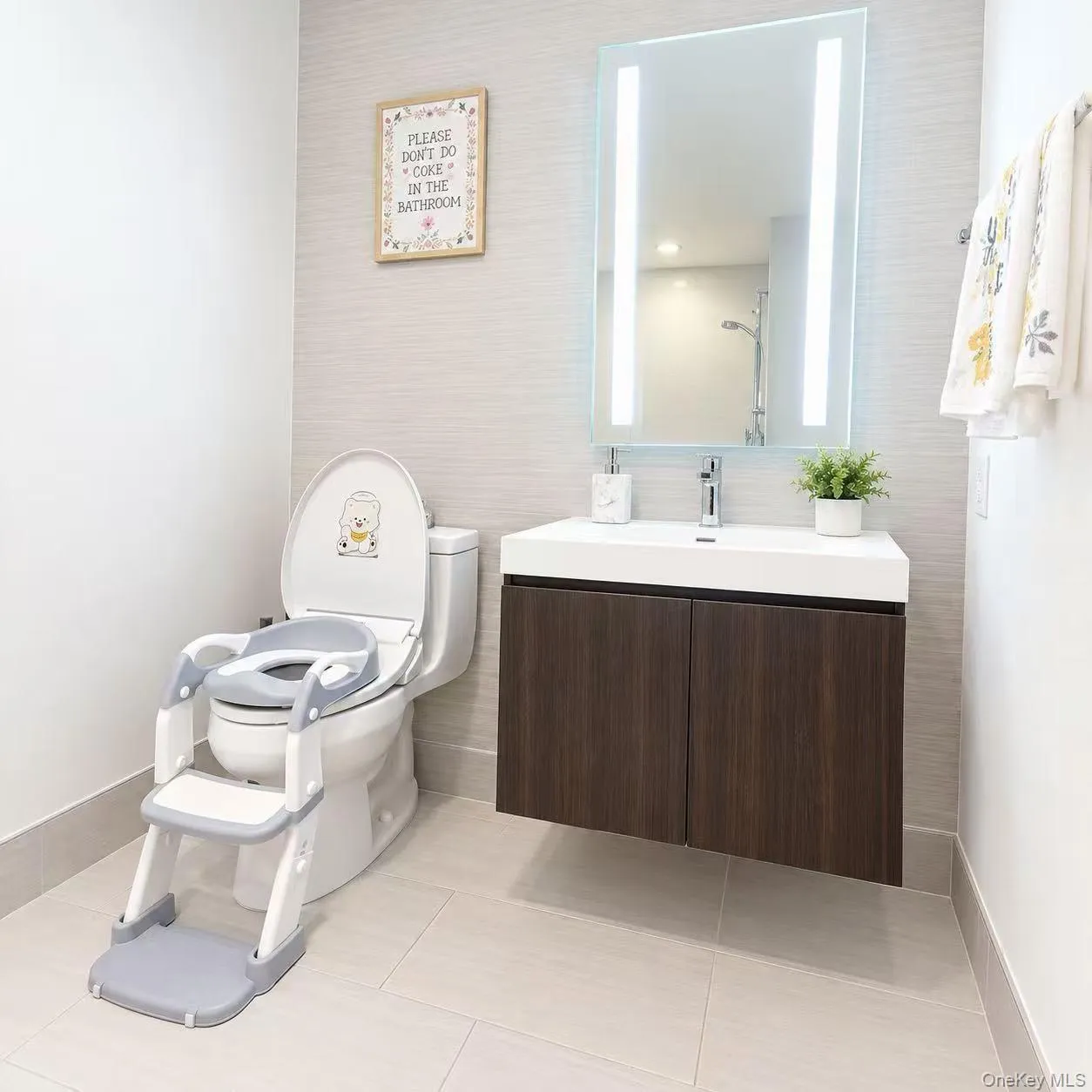 131-01 40th Road, New York, NY, 2 Bedrooms Bedrooms, 5 Rooms Rooms,2 BathroomsBathrooms,Residential,For Rent,40th,0,1051921 131-01 40th Road, New York, NY, 2 Bedrooms Bedrooms, 5 Rooms Rooms,2 BathroomsBathrooms,Residential,For Rent,40th,0,1051921