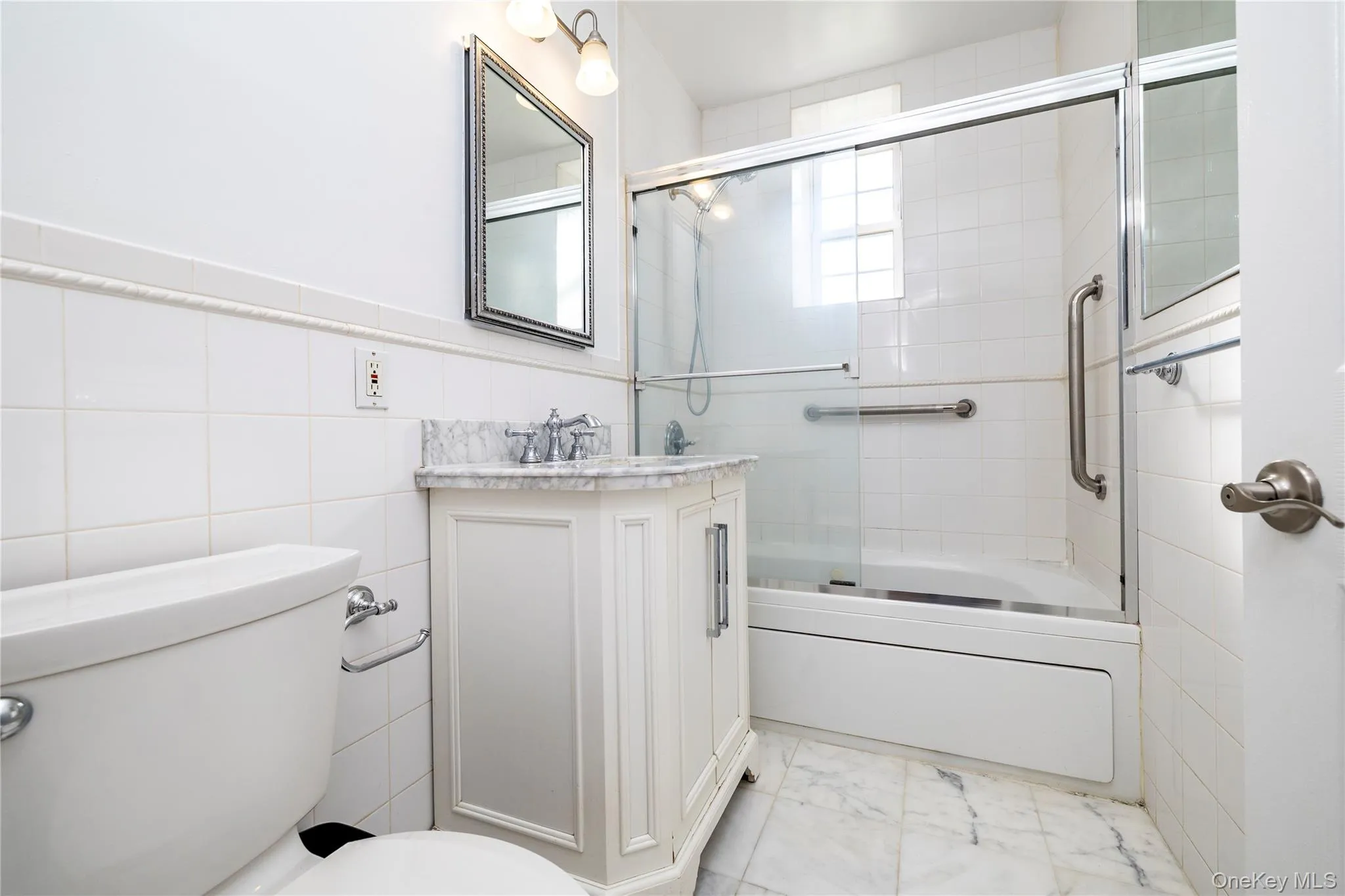 Large Full Bath Large Full Bath