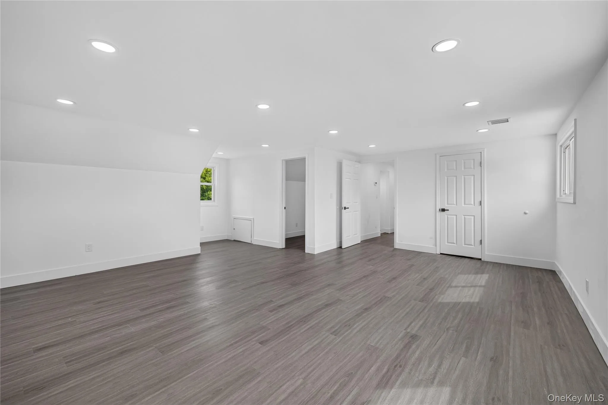 42 Clymer Street, Brookhaven, NY, 5 Bedrooms Bedrooms, 9 Rooms Rooms,2 BathroomsBathrooms,Residential,For Rent,Clymer,0,1051923 42 Clymer Street, Brookhaven, NY, 5 Bedrooms Bedrooms, 9 Rooms Rooms,2 BathroomsBathrooms,Residential,For Rent,Clymer,0,1051923