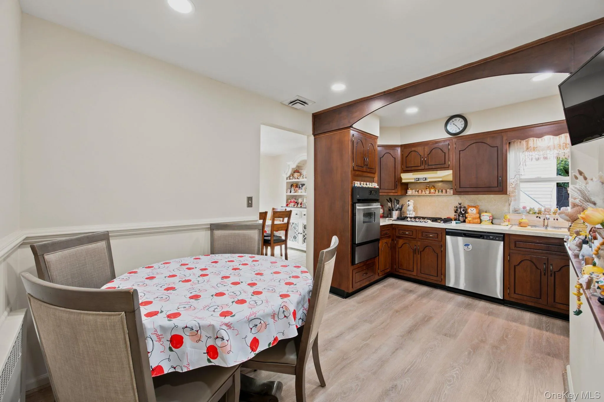 293 85th Avenue, North Hempstead, NY, 3 Bedrooms Bedrooms, 5 Rooms Rooms,2 BathroomsBathrooms,Residential,For Rent,85th,0,1051926 293 85th Avenue, North Hempstead, NY, 3 Bedrooms Bedrooms, 5 Rooms Rooms,2 BathroomsBathrooms,Residential,For Rent,85th,0,1051926