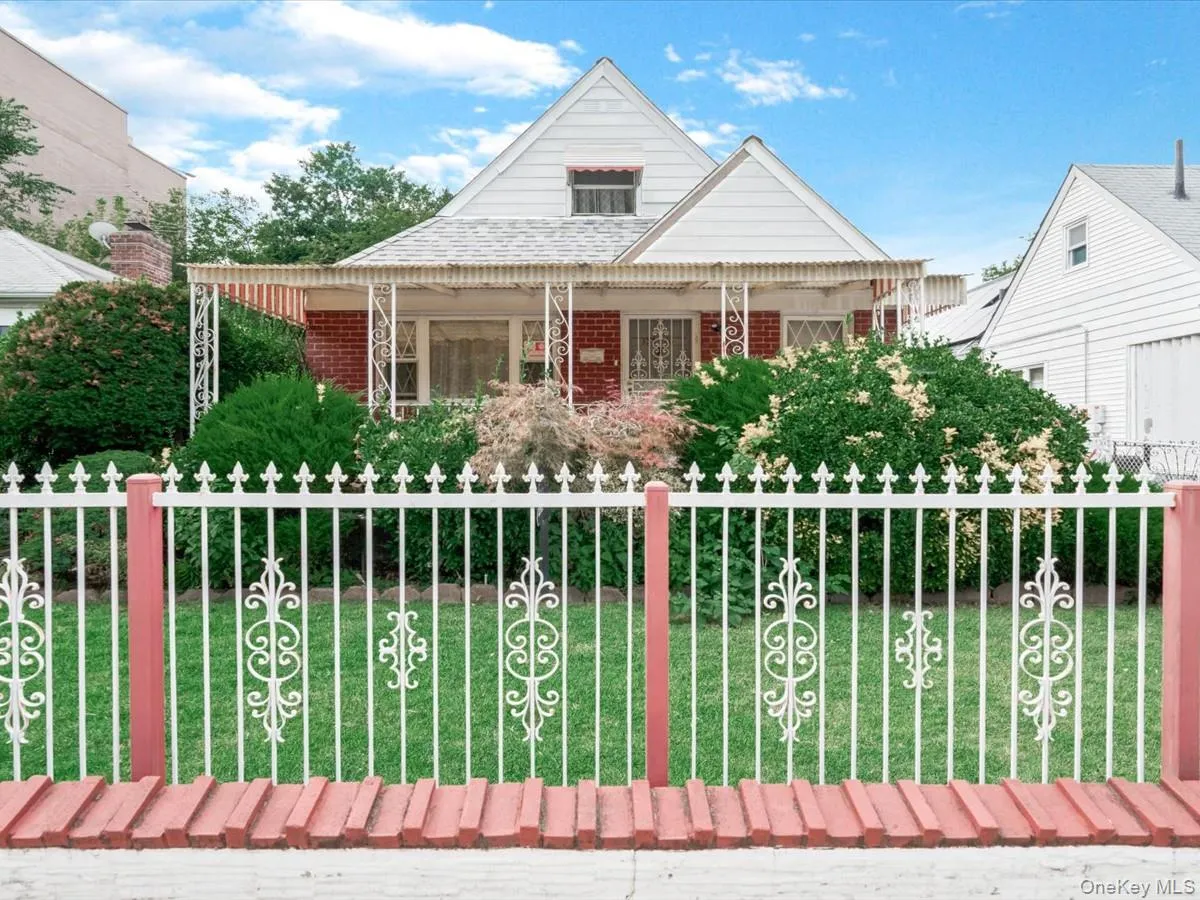 13320 234th Street, New York, NY, 4 Bedrooms Bedrooms, 7 Rooms Rooms,3 BathroomsBathrooms,Residential,For Rent,234th,0,1051930 13320 234th Street, New York, NY, 4 Bedrooms Bedrooms, 7 Rooms Rooms,3 BathroomsBathrooms,Residential,For Rent,234th,0,1051930