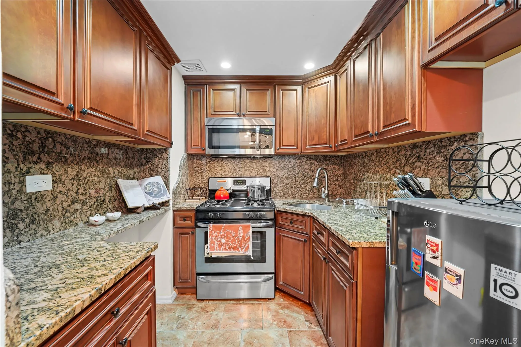 81-11 45th Avenue, New York, NY, 2 Rooms Rooms,1 BathroomBathrooms,Residential,For Rent,45th,0,1051941 81-11 45th Avenue, New York, NY, 2 Rooms Rooms,1 BathroomBathrooms,Residential,For Rent,45th,0,1051941