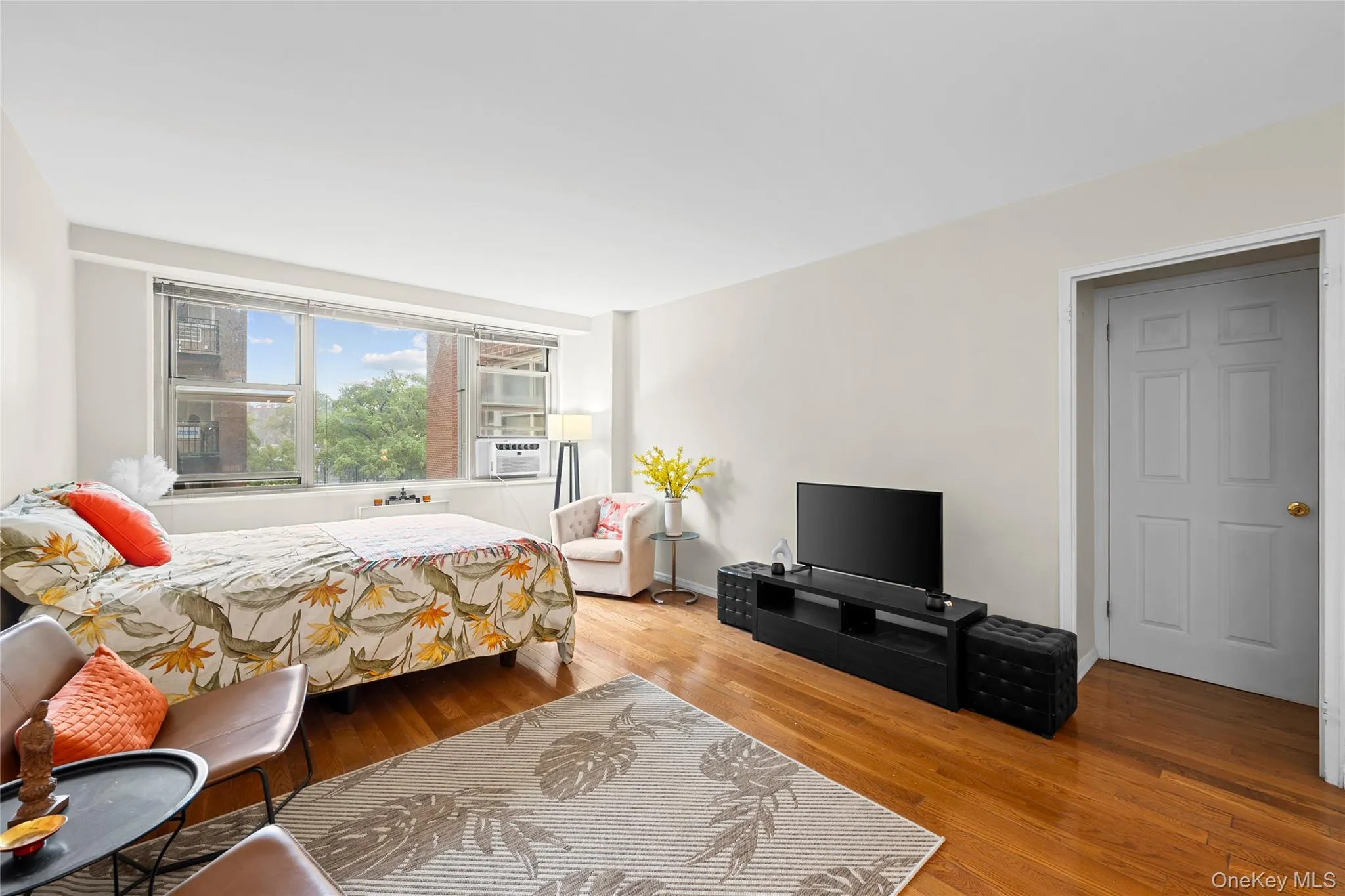 81-11 45th Avenue, New York, NY, 2 Rooms Rooms,1 BathroomBathrooms,Residential,For Rent,45th,0,1051941 81-11 45th Avenue, New York, NY, 2 Rooms Rooms,1 BathroomBathrooms,Residential,For Rent,45th,0,1051941