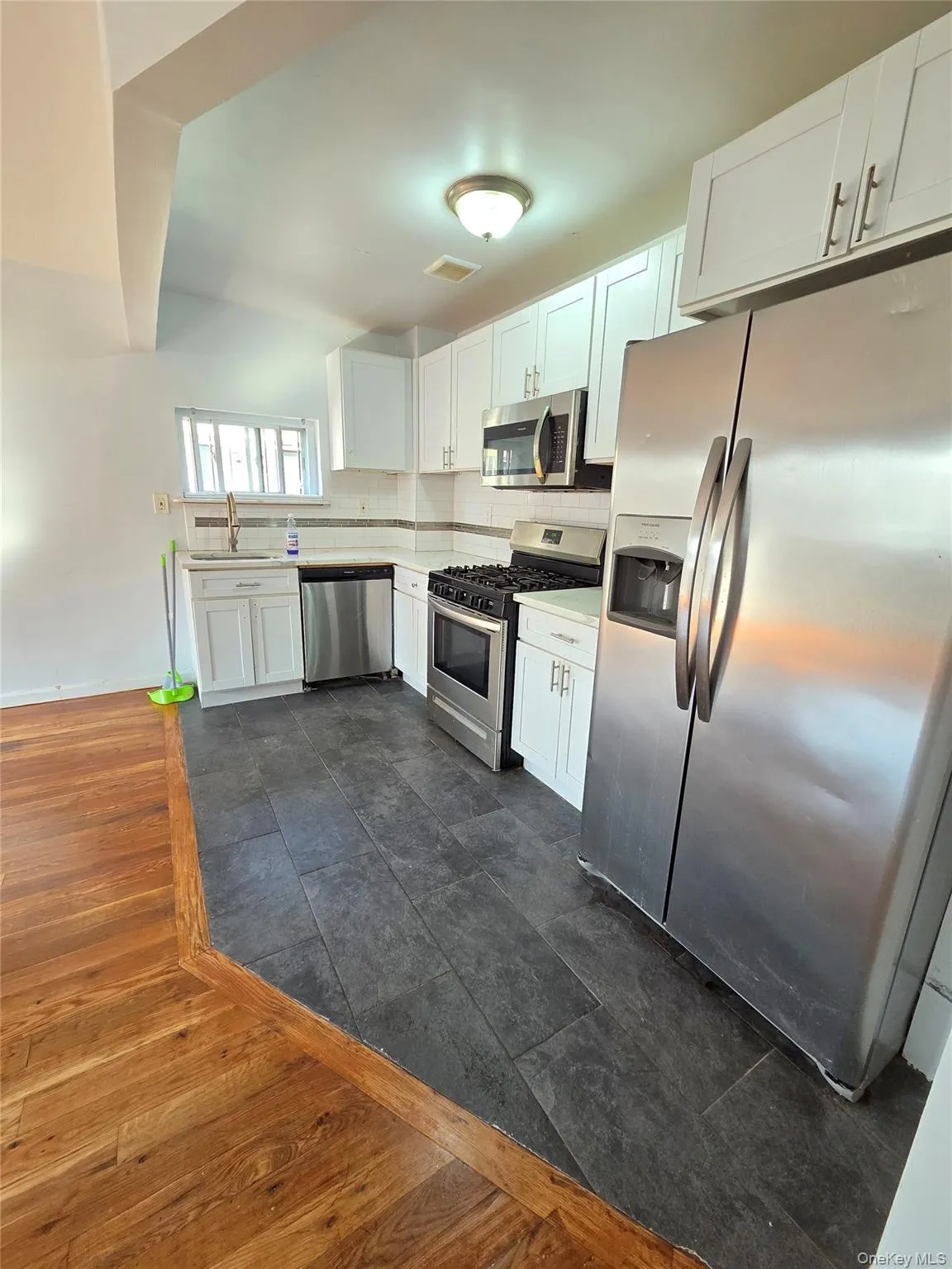 128 Pugsley Avenue, New York, NY, 3 Bedrooms Bedrooms, 7 Rooms Rooms,2 BathroomsBathrooms,Residential Lease,For Rent,Pugsley,0,1051945 128 Pugsley Avenue, New York, NY, 3 Bedrooms Bedrooms, 7 Rooms Rooms,2 BathroomsBathrooms,Residential Lease,For Rent,Pugsley,0,1051945