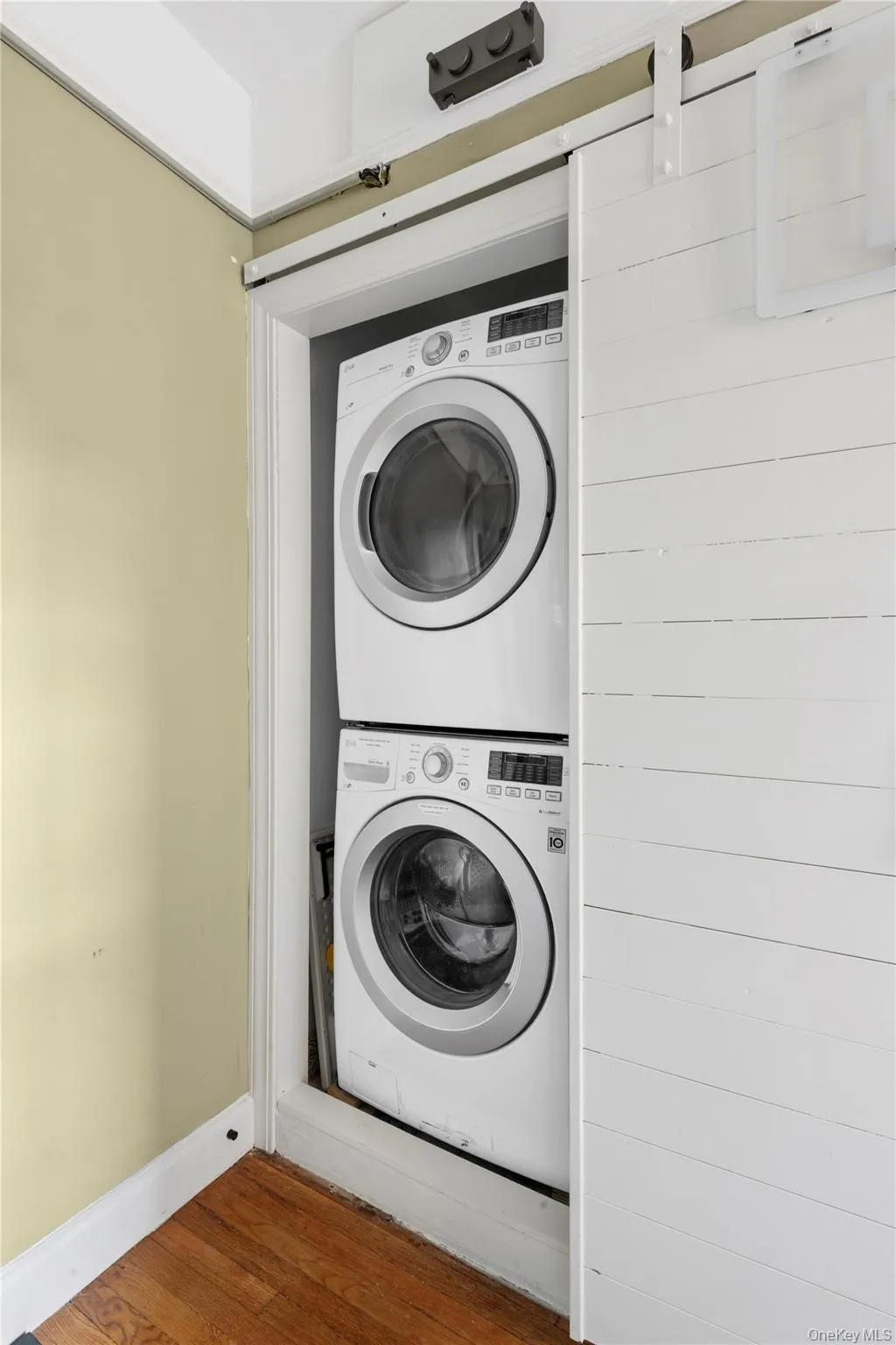 525 238th Street, New York, NY, 3 Bedrooms Bedrooms, 6 Rooms Rooms,2 BathroomsBathrooms,Residential,For Rent,238th,0,1051947 525 238th Street, New York, NY, 3 Bedrooms Bedrooms, 6 Rooms Rooms,2 BathroomsBathrooms,Residential,For Rent,238th,0,1051947