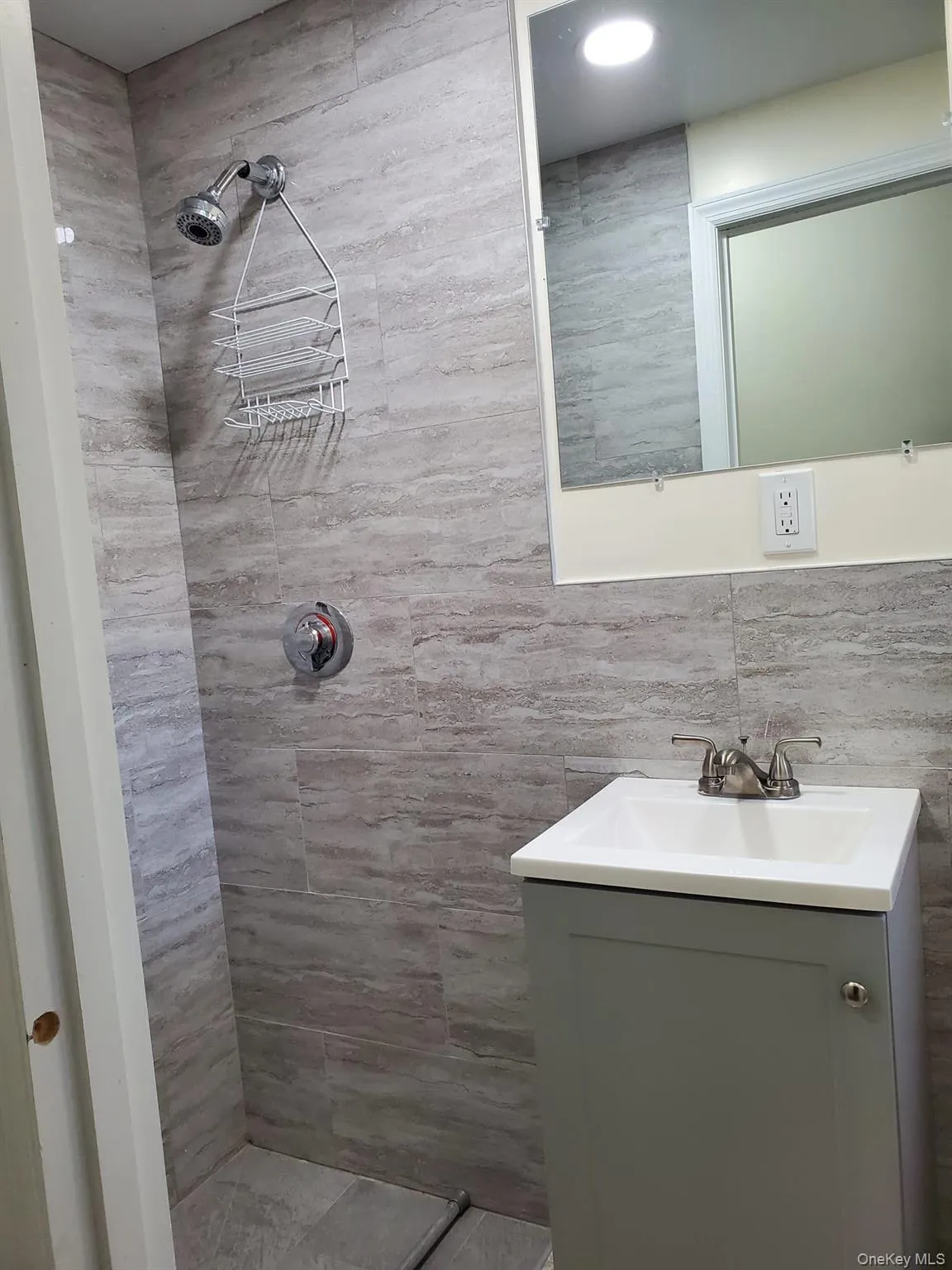 4369 Furman Avenue, New York, NY, 1 Bedroom Bedrooms, 3 Room Rooms,1 BathroomBathrooms,Residential Lease,For Rent,Furman,0,1051949 4369 Furman Avenue, New York, NY, 1 Bedroom Bedrooms, 3 Room Rooms,1 BathroomBathrooms,Residential Lease,For Rent,Furman,0,1051949