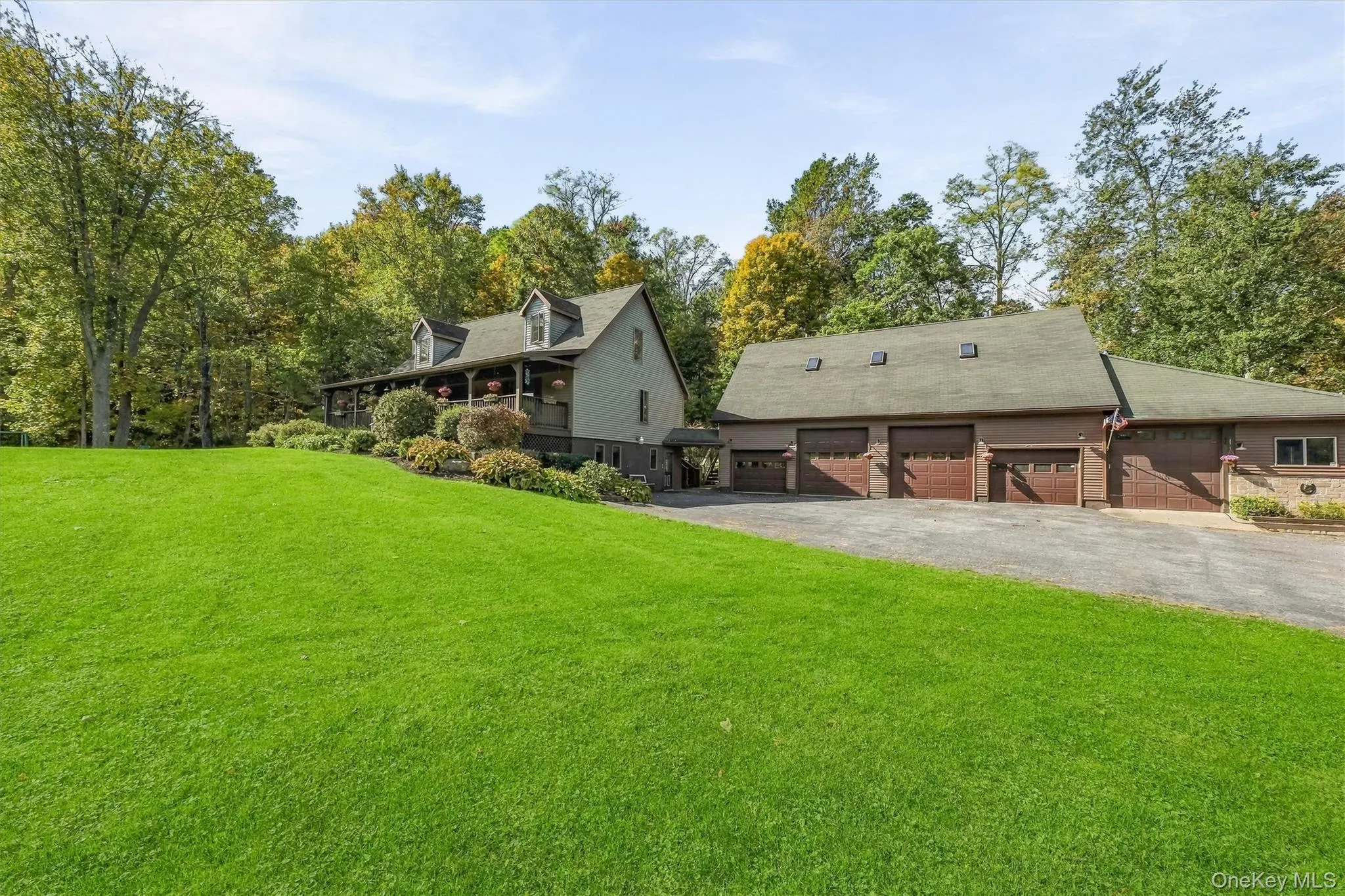 An expansive green lawn and large parking area for you and your guests. An expansive green lawn and large parking area for you and your guests.