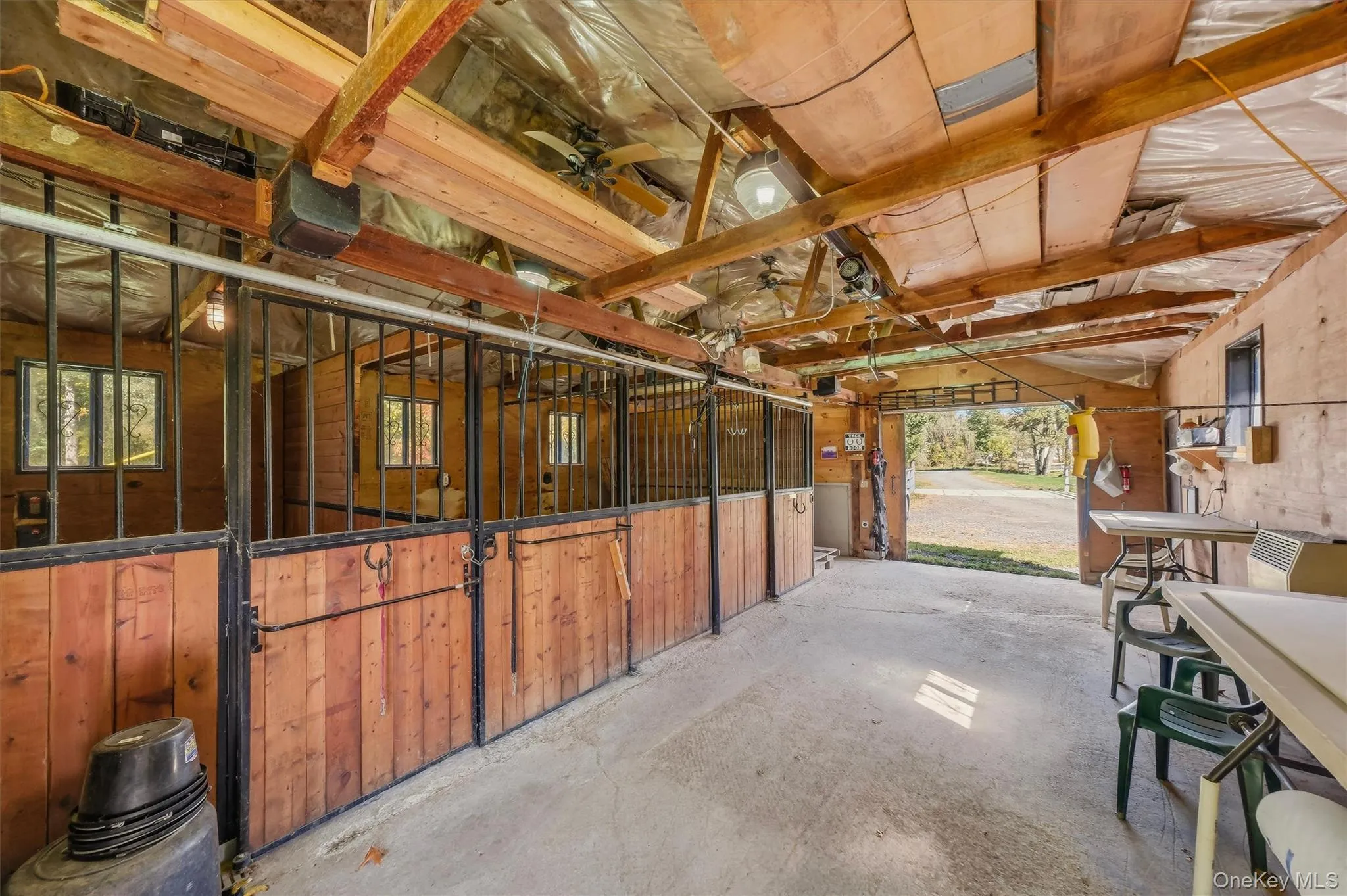 A sweet barn to work with your animals. A sweet barn to work with your animals.