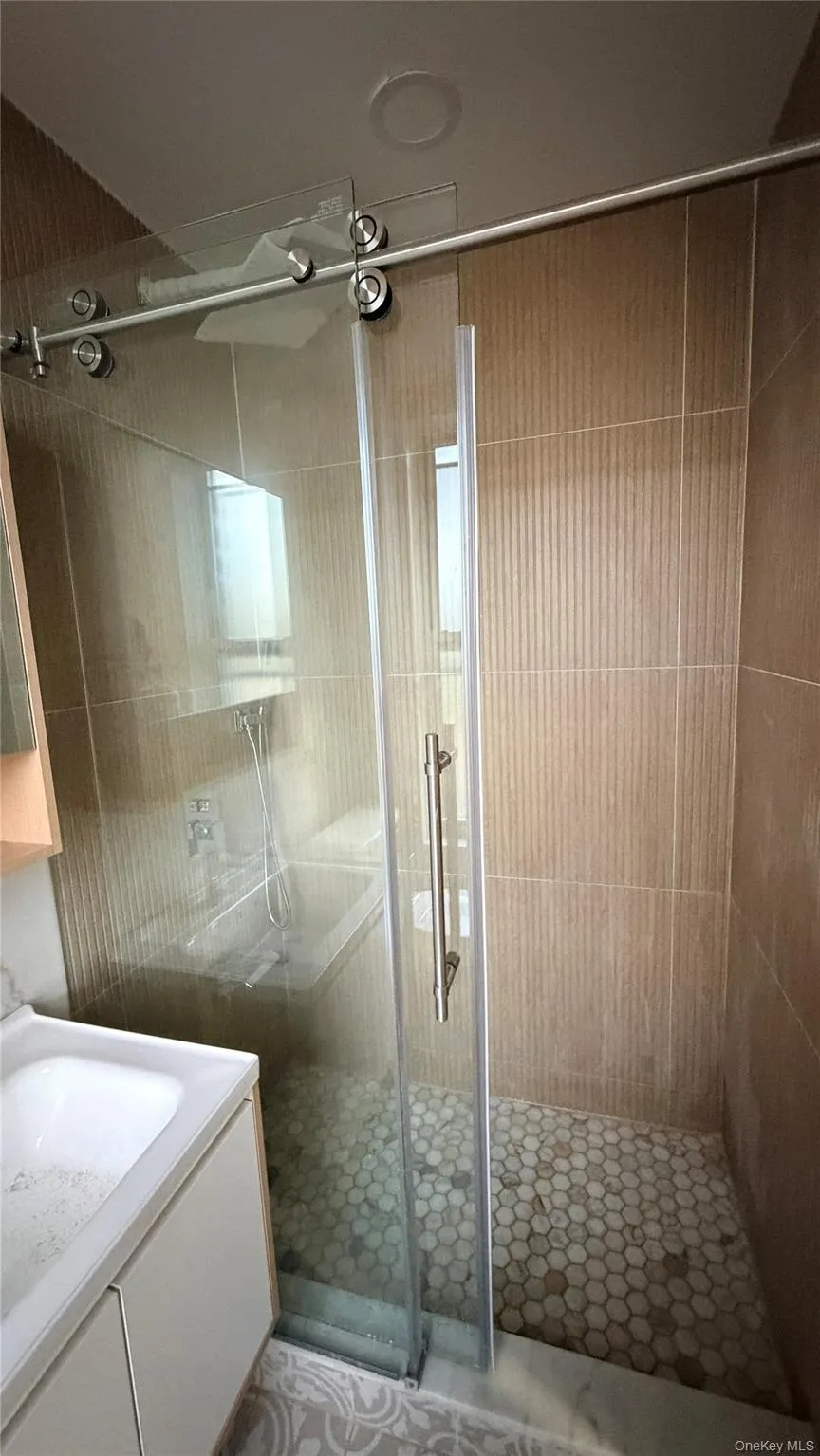 1931 Mayflower Avenue, New York, NY, 3 Bedrooms Bedrooms, 6 Rooms Rooms,2 BathroomsBathrooms,Residential Lease,For Rent,Mayflower,0,1051956 1931 Mayflower Avenue, New York, NY, 3 Bedrooms Bedrooms, 6 Rooms Rooms,2 BathroomsBathrooms,Residential Lease,For Rent,Mayflower,0,1051956
