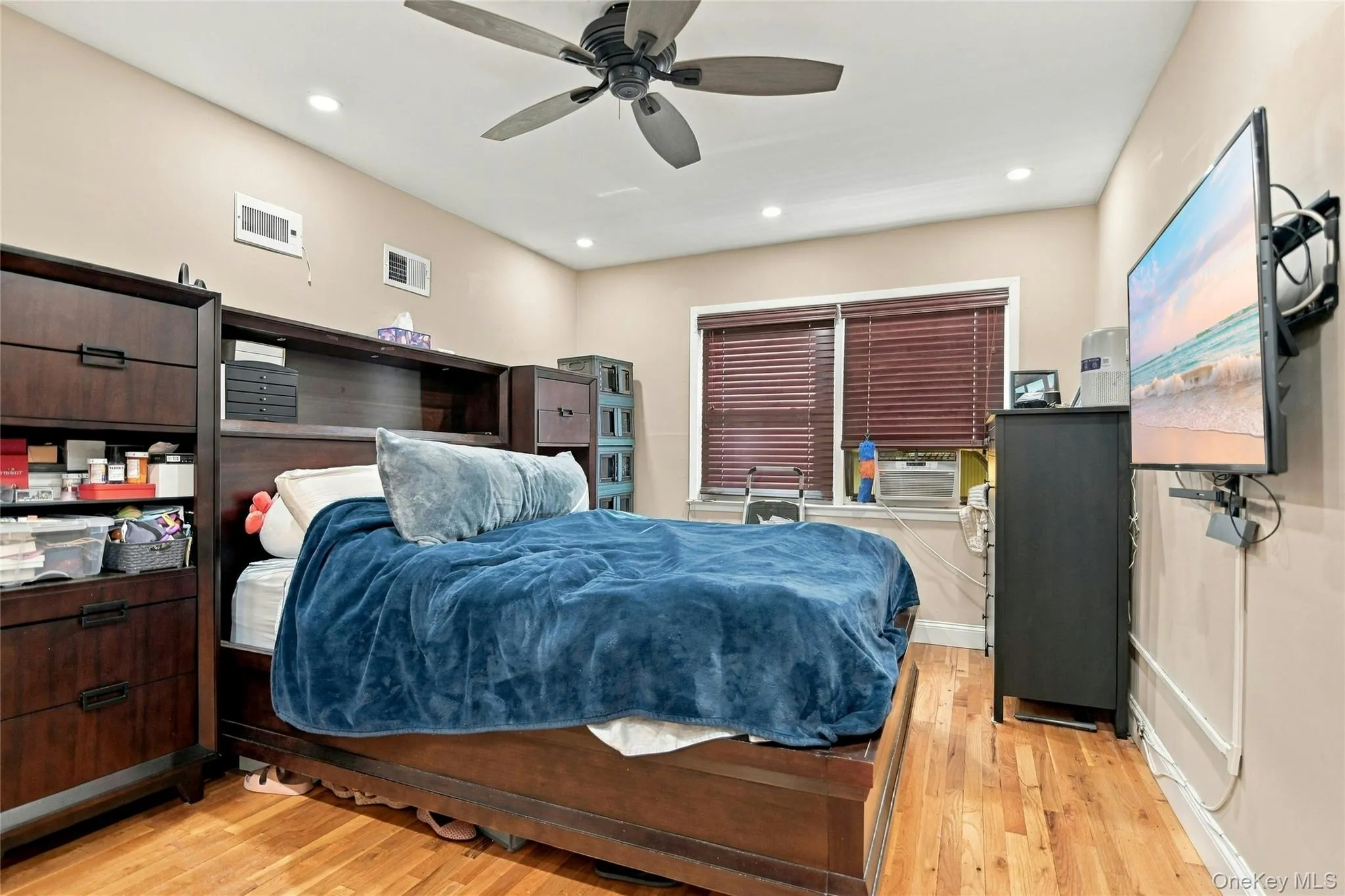 1810 Front Street, Hempstead, NY, 3 Bedrooms Bedrooms, 6 Rooms Rooms,1 BathroomBathrooms,Residential,For Rent,Front,0,1051960 1810 Front Street, Hempstead, NY, 3 Bedrooms Bedrooms, 6 Rooms Rooms,1 BathroomBathrooms,Residential,For Rent,Front,0,1051960
