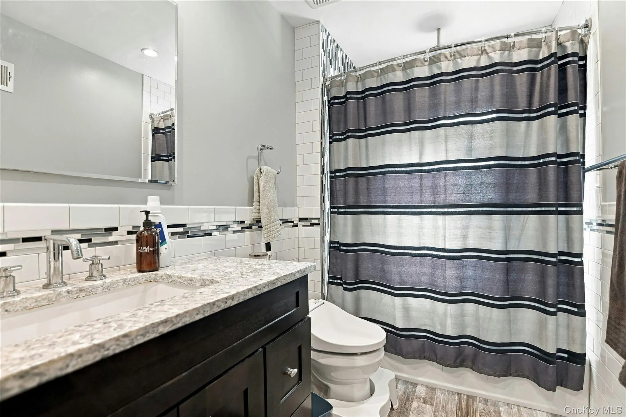 1810 Front Street, Hempstead, NY, 3 Bedrooms Bedrooms, 6 Rooms Rooms,1 BathroomBathrooms,Residential,For Rent,Front,0,1051960 1810 Front Street, Hempstead, NY, 3 Bedrooms Bedrooms, 6 Rooms Rooms,1 BathroomBathrooms,Residential,For Rent,Front,0,1051960