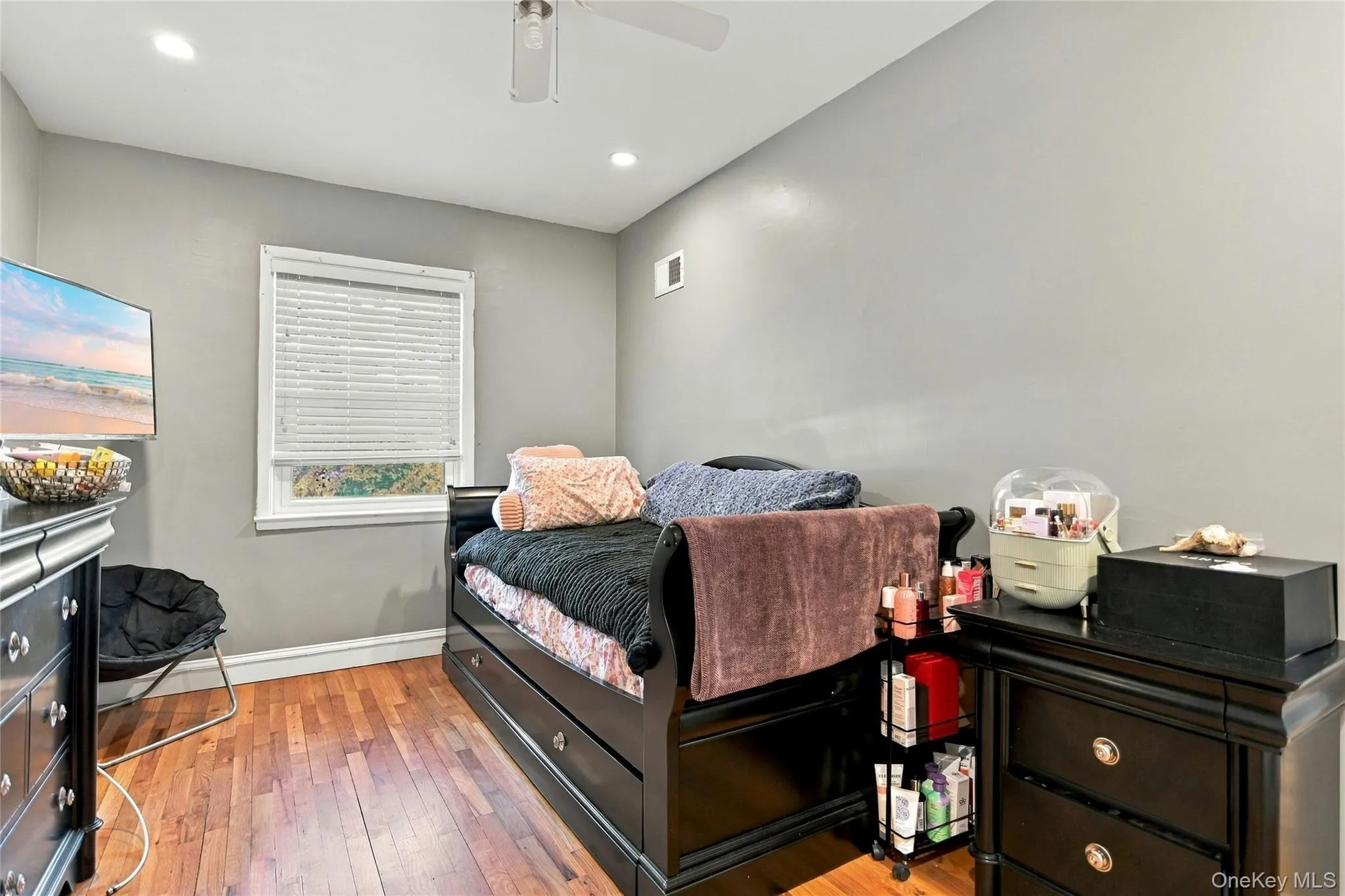 1810 Front Street, Hempstead, NY, 3 Bedrooms Bedrooms, 6 Rooms Rooms,1 BathroomBathrooms,Residential,For Rent,Front,0,1051960 1810 Front Street, Hempstead, NY, 3 Bedrooms Bedrooms, 6 Rooms Rooms,1 BathroomBathrooms,Residential,For Rent,Front,0,1051960
