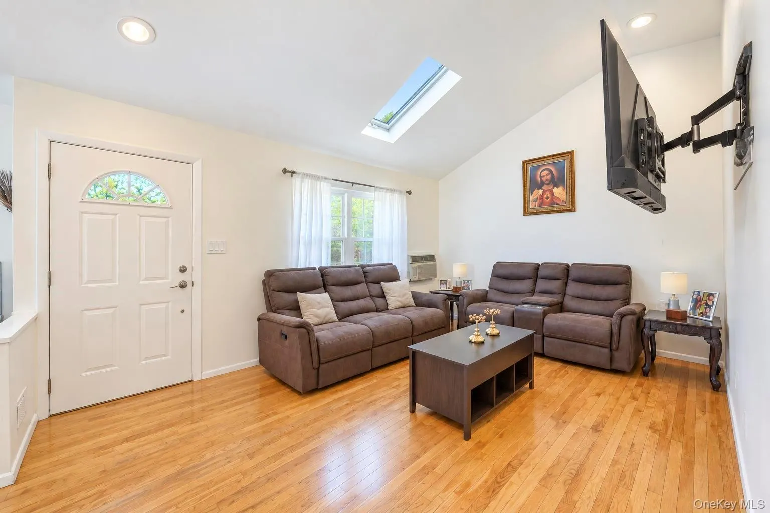 8 Norwalk Lane, Brookhaven, NY, 3 Bedrooms Bedrooms, 5 Rooms Rooms,1 BathroomBathrooms,Residential,For Rent,Norwalk,0,1051965 8 Norwalk Lane, Brookhaven, NY, 3 Bedrooms Bedrooms, 5 Rooms Rooms,1 BathroomBathrooms,Residential,For Rent,Norwalk,0,1051965
