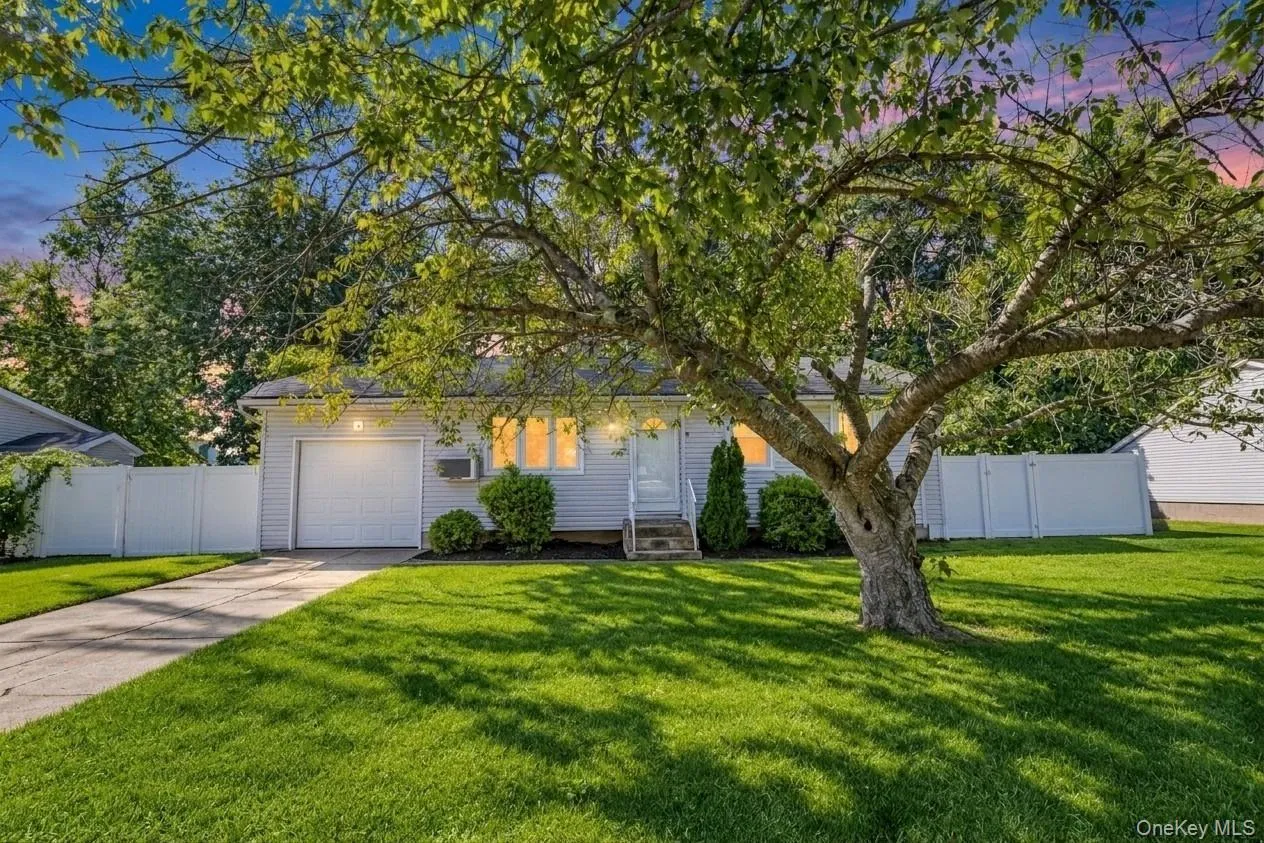 8 Norwalk Lane, Brookhaven, NY, 3 Bedrooms Bedrooms, 5 Rooms Rooms,1 BathroomBathrooms,Residential,For Rent,Norwalk,0,1051965 8 Norwalk Lane, Brookhaven, NY, 3 Bedrooms Bedrooms, 5 Rooms Rooms,1 BathroomBathrooms,Residential,For Rent,Norwalk,0,1051965