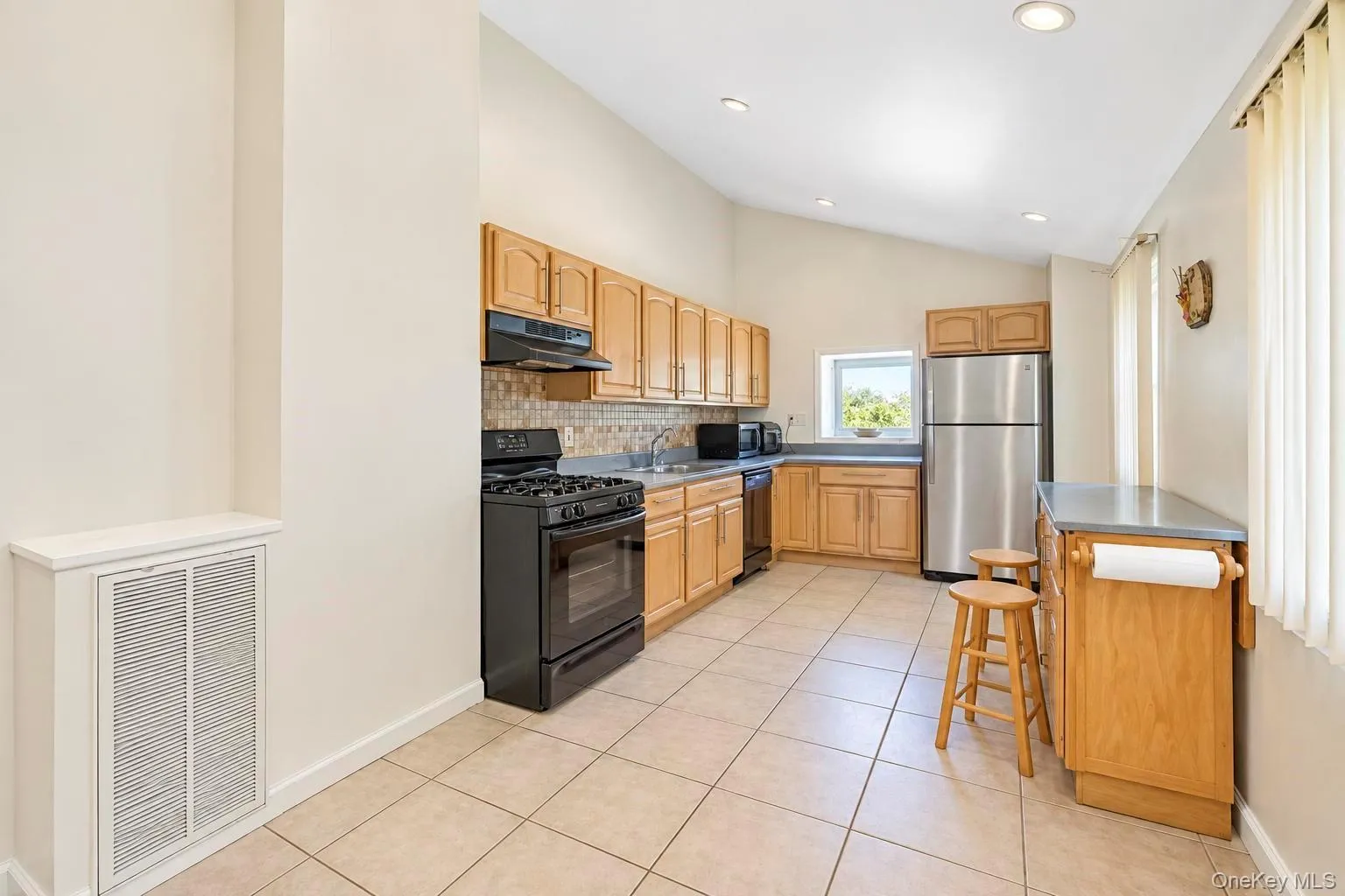 8 Norwalk Lane, Brookhaven, NY, 3 Bedrooms Bedrooms, 5 Rooms Rooms,1 BathroomBathrooms,Residential,For Rent,Norwalk,0,1051965 8 Norwalk Lane, Brookhaven, NY, 3 Bedrooms Bedrooms, 5 Rooms Rooms,1 BathroomBathrooms,Residential,For Rent,Norwalk,0,1051965