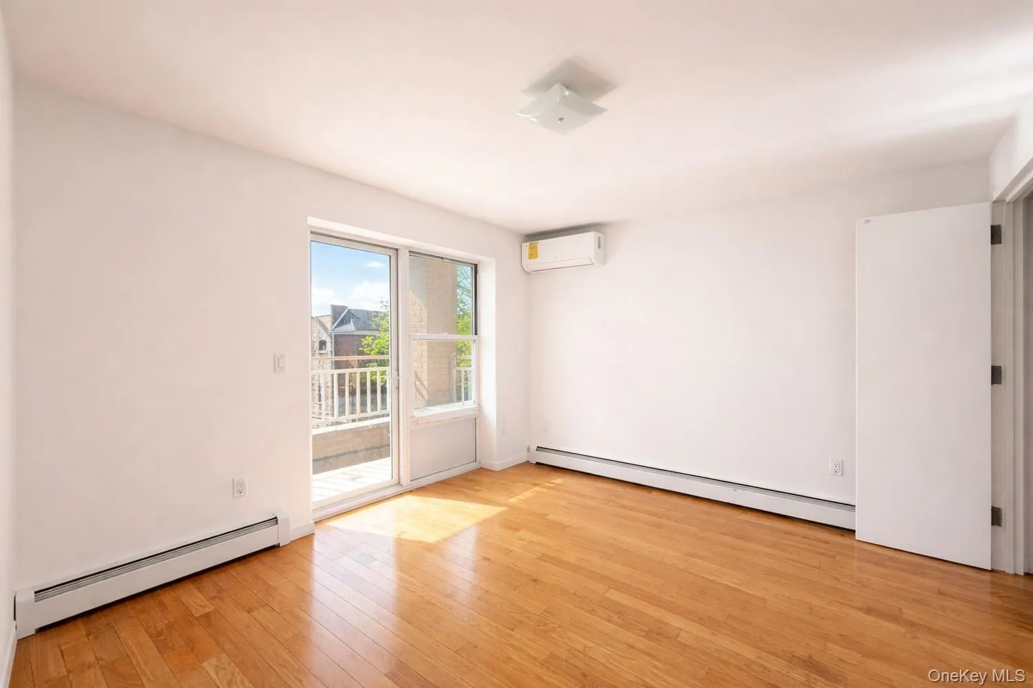 93-05 37th Avenue, New York, NY, 2 Bedrooms Bedrooms, 5 Rooms Rooms,2 BathroomsBathrooms,Residential,For Rent,37th,0,1051978 93-05 37th Avenue, New York, NY, 2 Bedrooms Bedrooms, 5 Rooms Rooms,2 BathroomsBathrooms,Residential,For Rent,37th,0,1051978