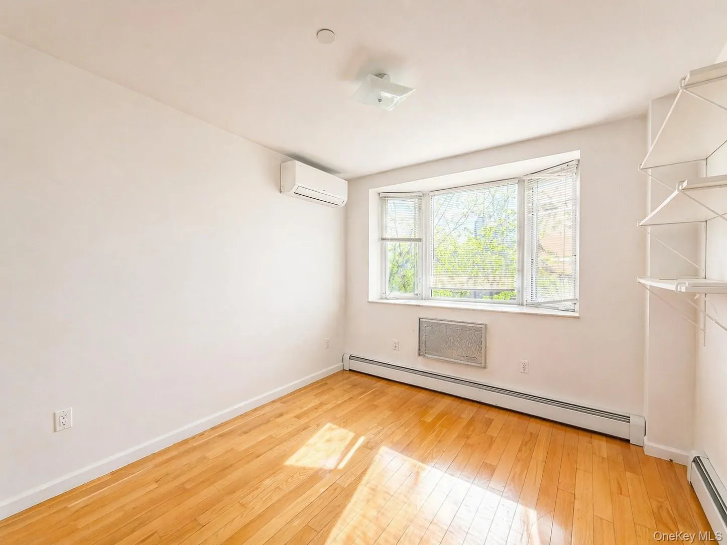 93-05 37th Avenue, New York, NY, 2 Bedrooms Bedrooms, 5 Rooms Rooms,2 BathroomsBathrooms,Residential,For Rent,37th,0,1051978 93-05 37th Avenue, New York, NY, 2 Bedrooms Bedrooms, 5 Rooms Rooms,2 BathroomsBathrooms,Residential,For Rent,37th,0,1051978