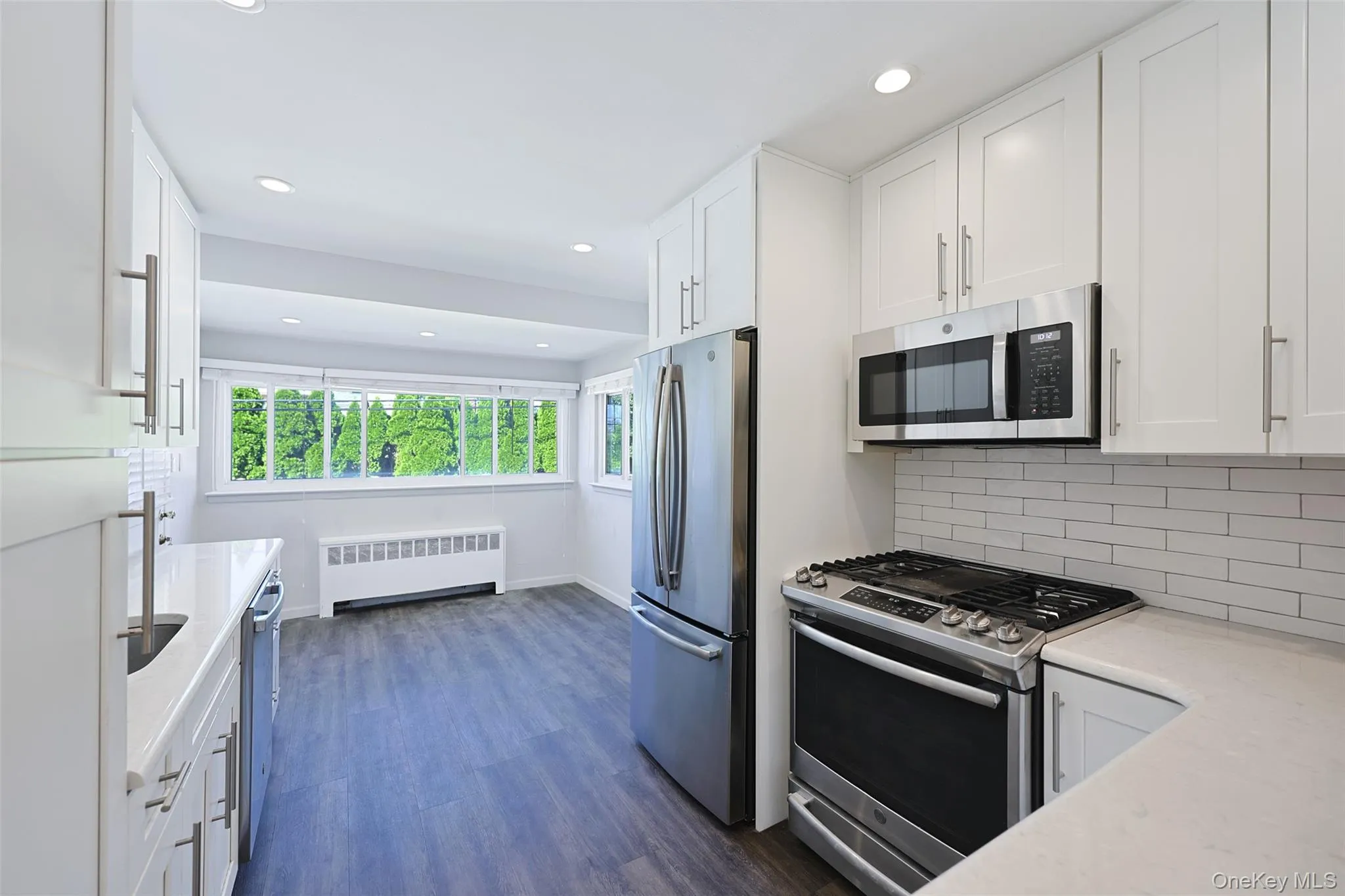 25 Hollywood Drive, Oyster Bay, NY, 3 Bedrooms Bedrooms, 8 Rooms Rooms,2 BathroomsBathrooms,Residential Lease,For Rent,Hollywood,0,1051982 25 Hollywood Drive, Oyster Bay, NY, 3 Bedrooms Bedrooms, 8 Rooms Rooms,2 BathroomsBathrooms,Residential Lease,For Rent,Hollywood,0,1051982