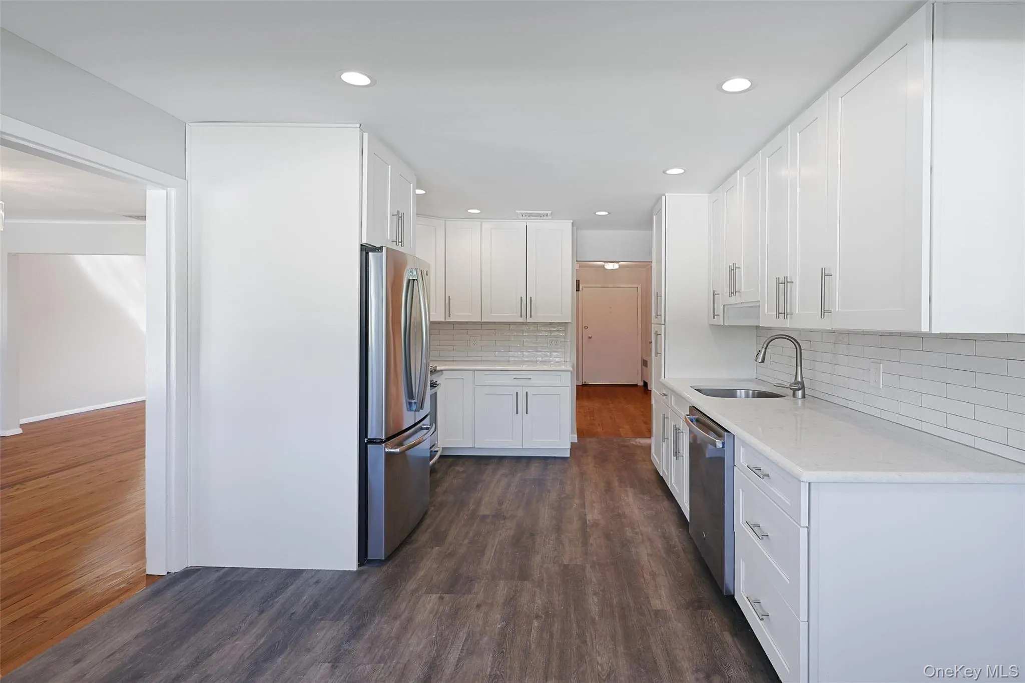 25 Hollywood Drive, Oyster Bay, NY, 3 Bedrooms Bedrooms, 8 Rooms Rooms,2 BathroomsBathrooms,Residential Lease,For Rent,Hollywood,0,1051982 25 Hollywood Drive, Oyster Bay, NY, 3 Bedrooms Bedrooms, 8 Rooms Rooms,2 BathroomsBathrooms,Residential Lease,For Rent,Hollywood,0,1051982