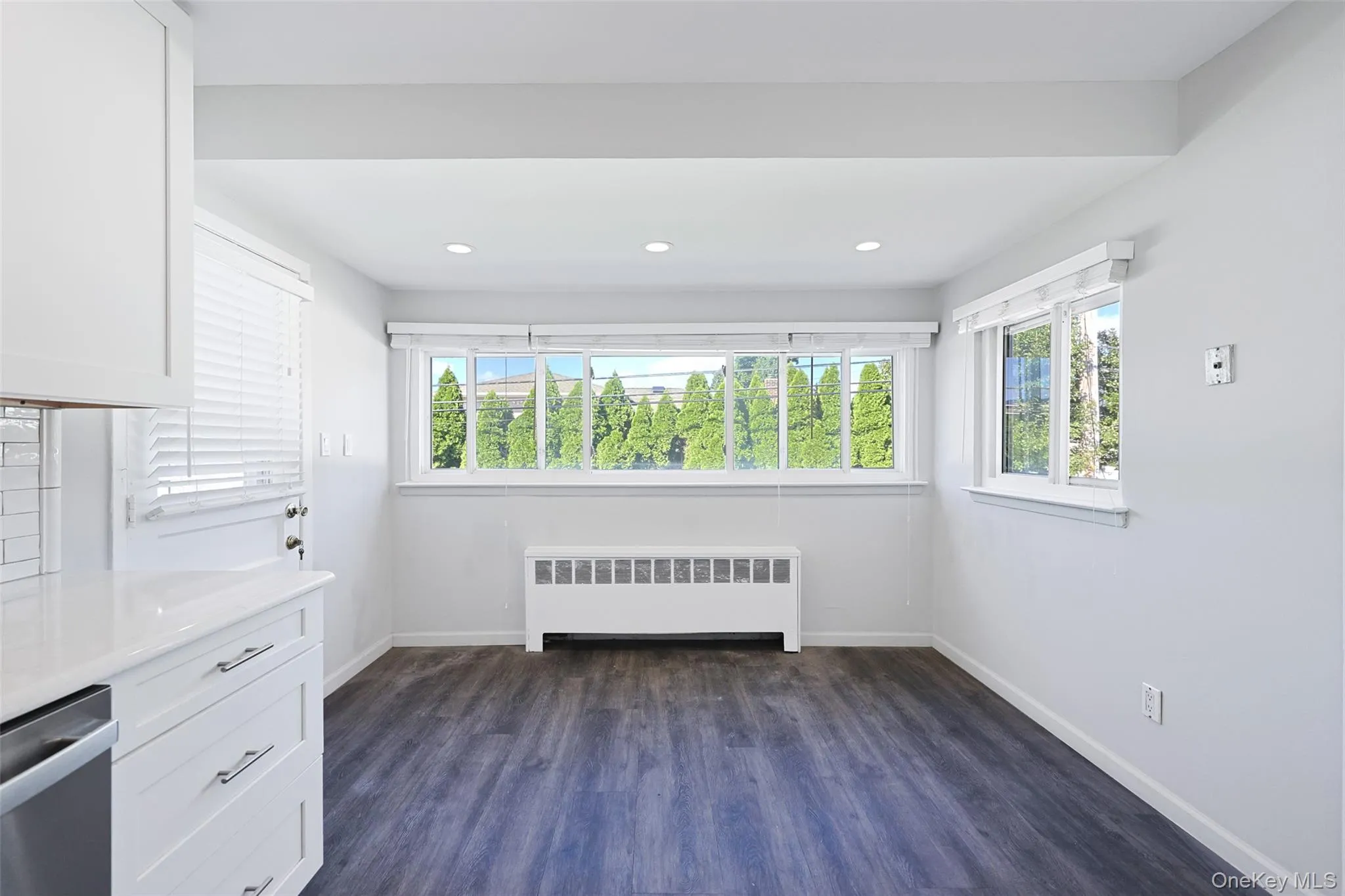 25 Hollywood Drive, Oyster Bay, NY, 3 Bedrooms Bedrooms, 8 Rooms Rooms,2 BathroomsBathrooms,Residential Lease,For Rent,Hollywood,0,1051982 25 Hollywood Drive, Oyster Bay, NY, 3 Bedrooms Bedrooms, 8 Rooms Rooms,2 BathroomsBathrooms,Residential Lease,For Rent,Hollywood,0,1051982