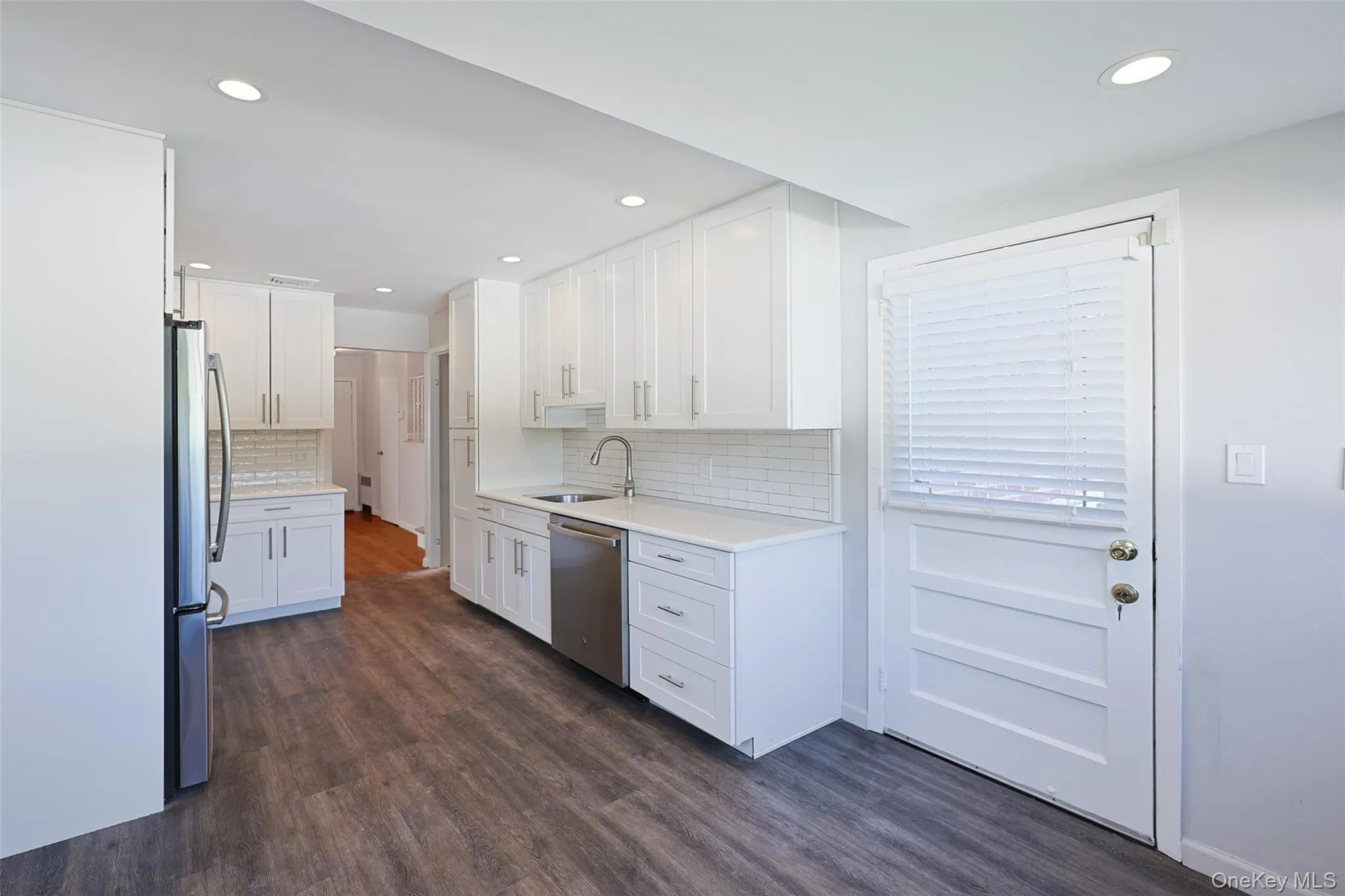 25 Hollywood Drive, Oyster Bay, NY, 3 Bedrooms Bedrooms, 8 Rooms Rooms,2 BathroomsBathrooms,Residential Lease,For Rent,Hollywood,0,1051982 25 Hollywood Drive, Oyster Bay, NY, 3 Bedrooms Bedrooms, 8 Rooms Rooms,2 BathroomsBathrooms,Residential Lease,For Rent,Hollywood,0,1051982