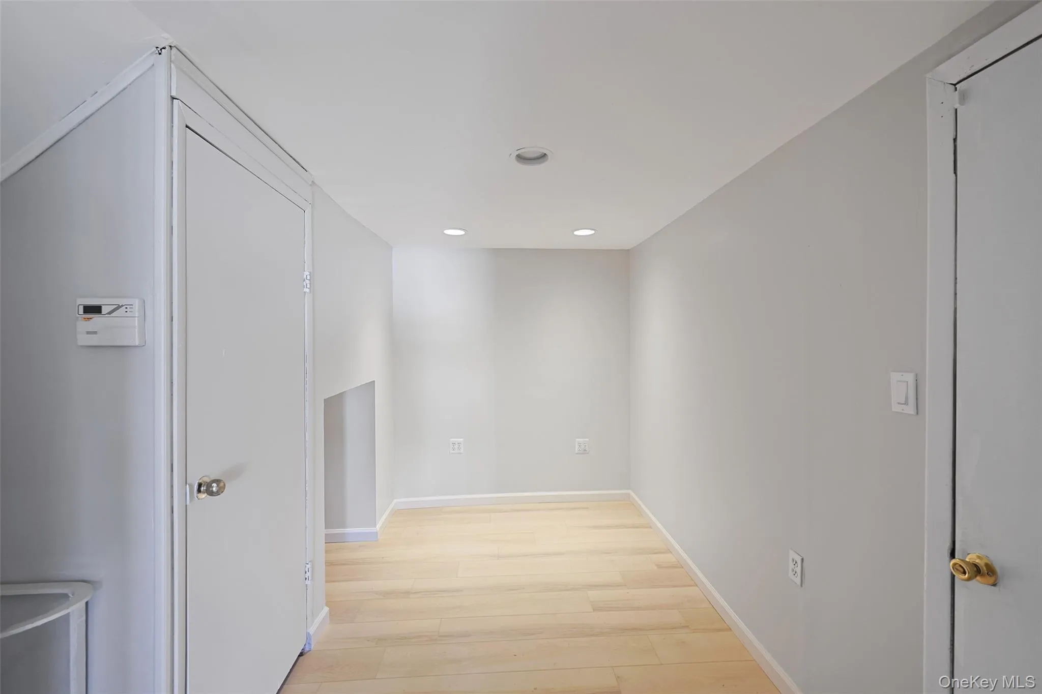 25 Hollywood Drive, Oyster Bay, NY, 3 Bedrooms Bedrooms, 8 Rooms Rooms,2 BathroomsBathrooms,Residential Lease,For Rent,Hollywood,0,1051982 25 Hollywood Drive, Oyster Bay, NY, 3 Bedrooms Bedrooms, 8 Rooms Rooms,2 BathroomsBathrooms,Residential Lease,For Rent,Hollywood,0,1051982