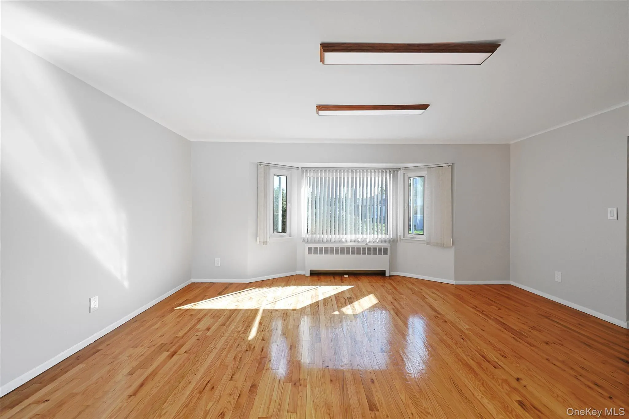 25 Hollywood Drive, Oyster Bay, NY, 3 Bedrooms Bedrooms, 8 Rooms Rooms,2 BathroomsBathrooms,Residential Lease,For Rent,Hollywood,0,1051982 25 Hollywood Drive, Oyster Bay, NY, 3 Bedrooms Bedrooms, 8 Rooms Rooms,2 BathroomsBathrooms,Residential Lease,For Rent,Hollywood,0,1051982