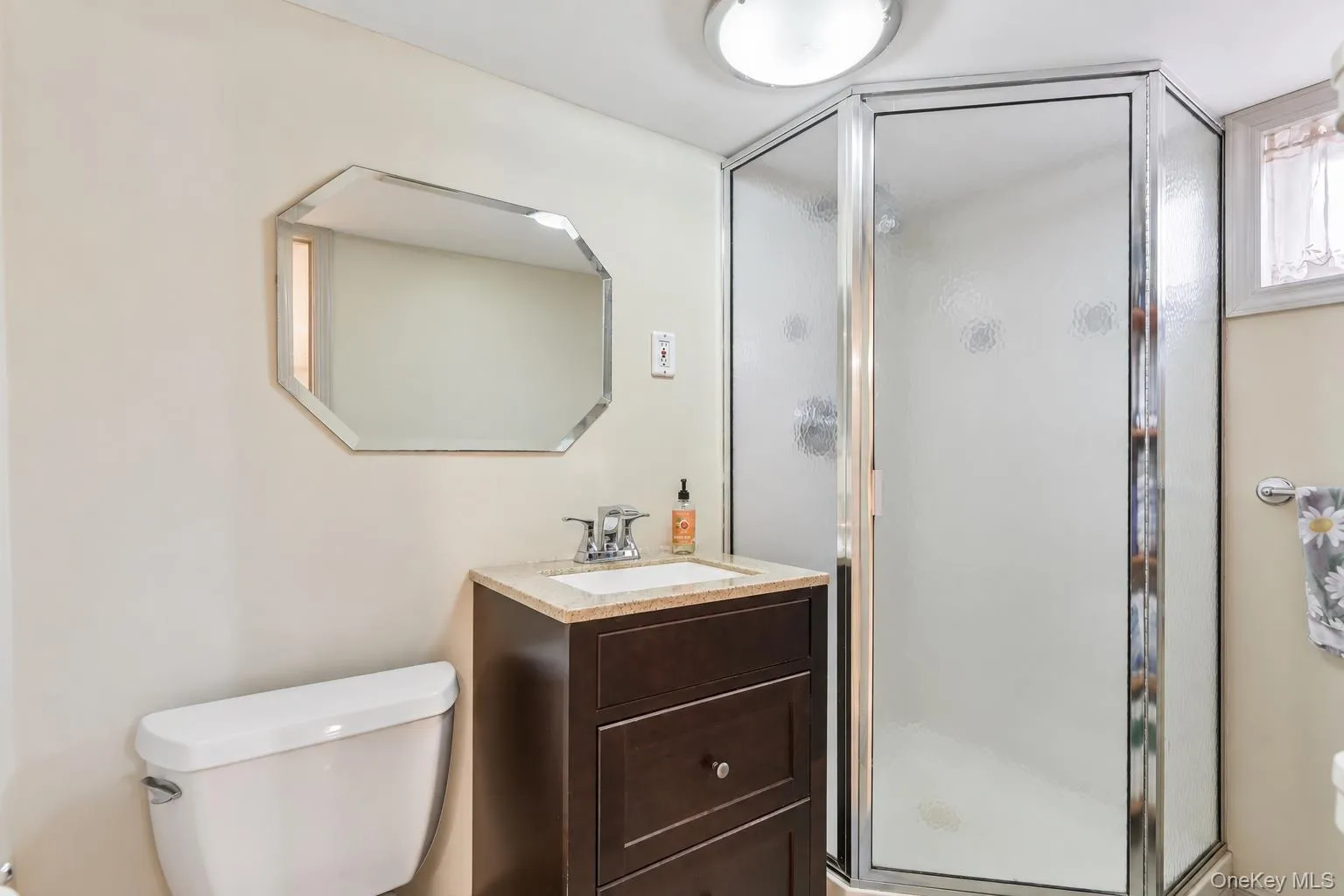 2 Fernwood Terrace, Hempstead, NY, 3 Bedrooms Bedrooms, 6 Rooms Rooms,3 BathroomsBathrooms,Residential,For Rent,Fernwood,0,1051984 2 Fernwood Terrace, Hempstead, NY, 3 Bedrooms Bedrooms, 6 Rooms Rooms,3 BathroomsBathrooms,Residential,For Rent,Fernwood,0,1051984
