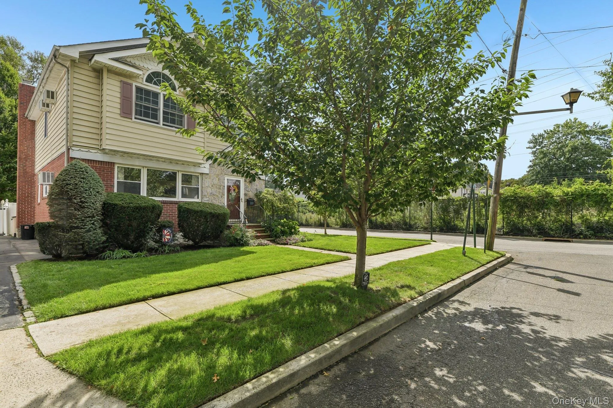 2 Fernwood Terrace, Hempstead, NY, 3 Bedrooms Bedrooms, 6 Rooms Rooms,3 BathroomsBathrooms,Residential,For Rent,Fernwood,0,1051984 2 Fernwood Terrace, Hempstead, NY, 3 Bedrooms Bedrooms, 6 Rooms Rooms,3 BathroomsBathrooms,Residential,For Rent,Fernwood,0,1051984
