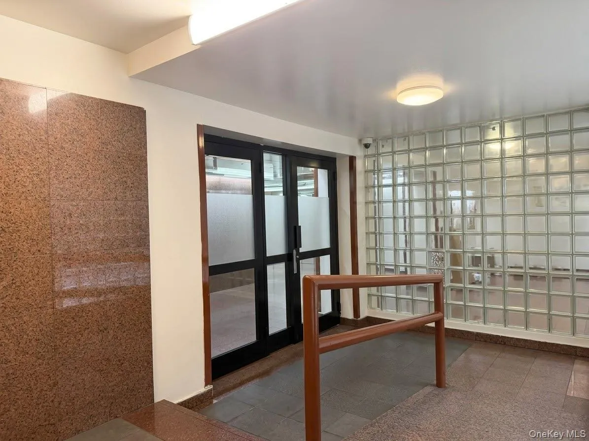 9430 60th Avenue, New York, NY, 3 Bedrooms Bedrooms, 6 Rooms Rooms,1 BathroomBathrooms,Residential,For Rent,60th,0,1051995 9430 60th Avenue, New York, NY, 3 Bedrooms Bedrooms, 6 Rooms Rooms,1 BathroomBathrooms,Residential,For Rent,60th,0,1051995