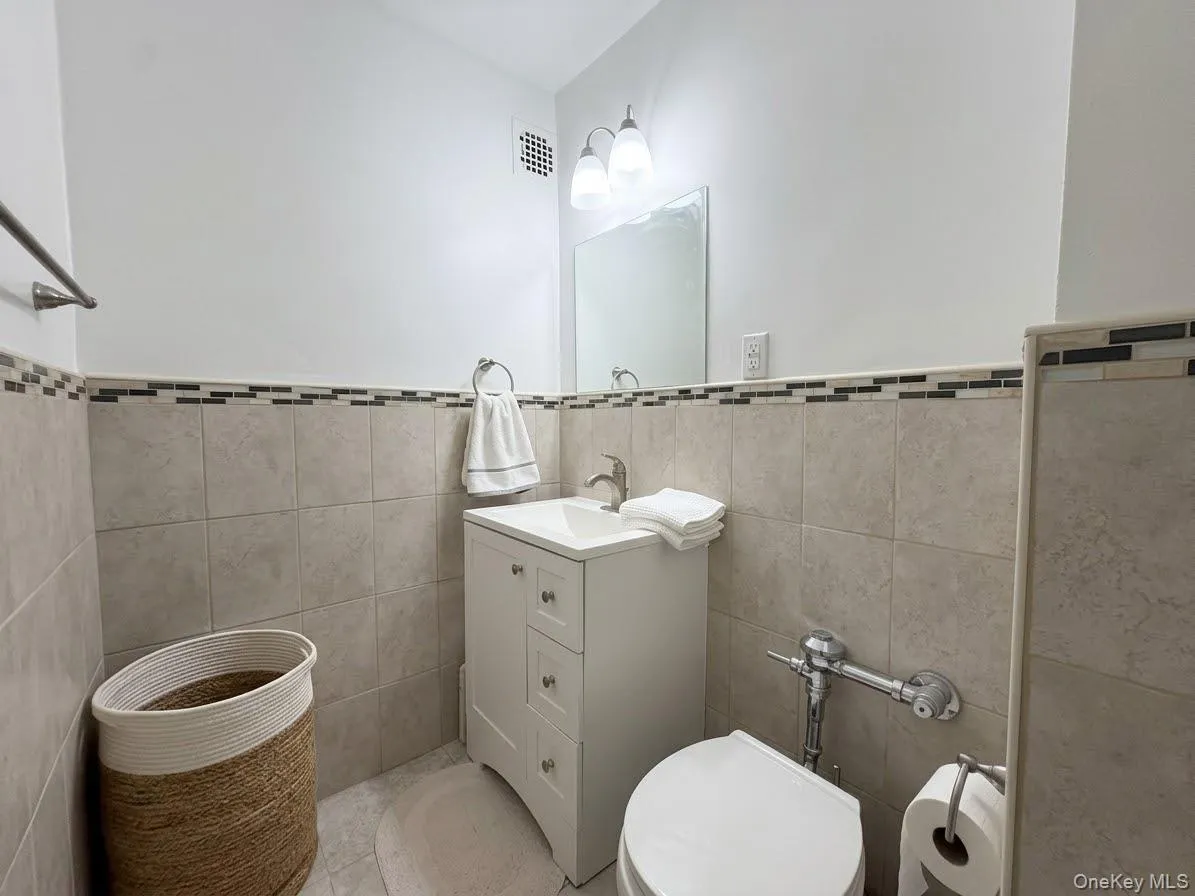 9430 60th Avenue, New York, NY, 3 Bedrooms Bedrooms, 6 Rooms Rooms,1 BathroomBathrooms,Residential,For Rent,60th,0,1051995 9430 60th Avenue, New York, NY, 3 Bedrooms Bedrooms, 6 Rooms Rooms,1 BathroomBathrooms,Residential,For Rent,60th,0,1051995