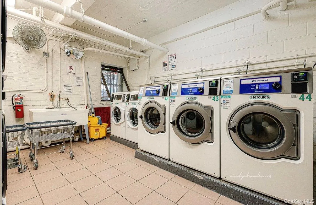 9430 60th Avenue, New York, NY, 3 Bedrooms Bedrooms, 6 Rooms Rooms,1 BathroomBathrooms,Residential,For Rent,60th,0,1051995 9430 60th Avenue, New York, NY, 3 Bedrooms Bedrooms, 6 Rooms Rooms,1 BathroomBathrooms,Residential,For Rent,60th,0,1051995