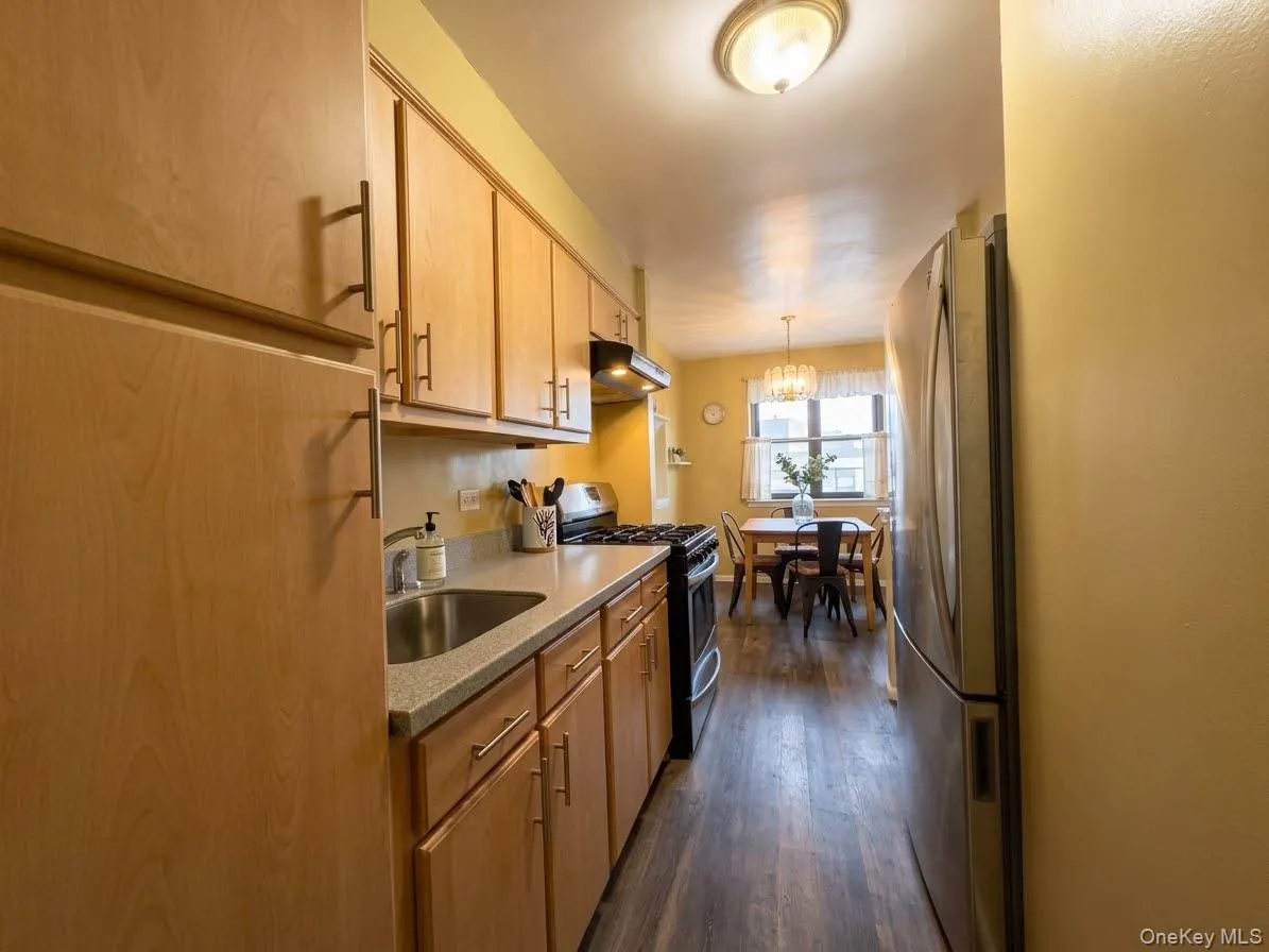 9430 60th Avenue, New York, NY, 3 Bedrooms Bedrooms, 6 Rooms Rooms,1 BathroomBathrooms,Residential,For Rent,60th,0,1051995 9430 60th Avenue, New York, NY, 3 Bedrooms Bedrooms, 6 Rooms Rooms,1 BathroomBathrooms,Residential,For Rent,60th,0,1051995