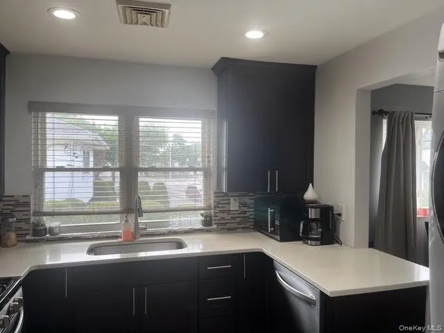 782 Stewart Avenue, Oyster Bay, NY, 5 Bedrooms Bedrooms, 9 Rooms Rooms,2 BathroomsBathrooms,Residential,For Rent,Stewart,0,1052000 782 Stewart Avenue, Oyster Bay, NY, 5 Bedrooms Bedrooms, 9 Rooms Rooms,2 BathroomsBathrooms,Residential,For Rent,Stewart,0,1052000