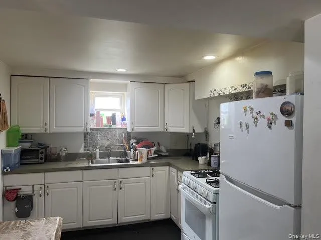 782 Stewart Avenue, Oyster Bay, NY, 5 Bedrooms Bedrooms, 9 Rooms Rooms,2 BathroomsBathrooms,Residential,For Rent,Stewart,0,1052000 782 Stewart Avenue, Oyster Bay, NY, 5 Bedrooms Bedrooms, 9 Rooms Rooms,2 BathroomsBathrooms,Residential,For Rent,Stewart,0,1052000