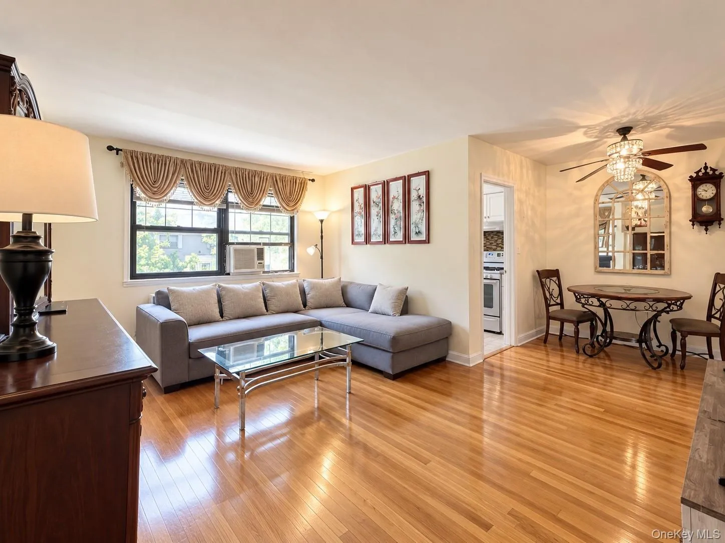 69-12 138th St, New York, NY, 1 Bedroom Bedrooms, 4 Rooms Rooms,1 BathroomBathrooms,Residential,For Rent,138th St,0,1052004 69-12 138th St, New York, NY, 1 Bedroom Bedrooms, 4 Rooms Rooms,1 BathroomBathrooms,Residential,For Rent,138th St,0,1052004