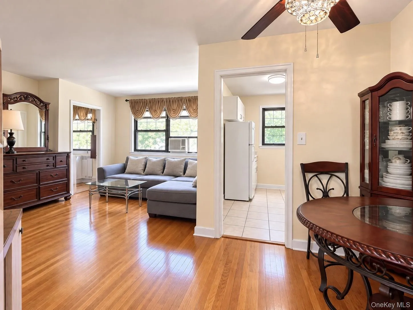 69-12 138th St, New York, NY, 1 Bedroom Bedrooms, 4 Rooms Rooms,1 BathroomBathrooms,Residential,For Rent,138th St,0,1052004 69-12 138th St, New York, NY, 1 Bedroom Bedrooms, 4 Rooms Rooms,1 BathroomBathrooms,Residential,For Rent,138th St,0,1052004