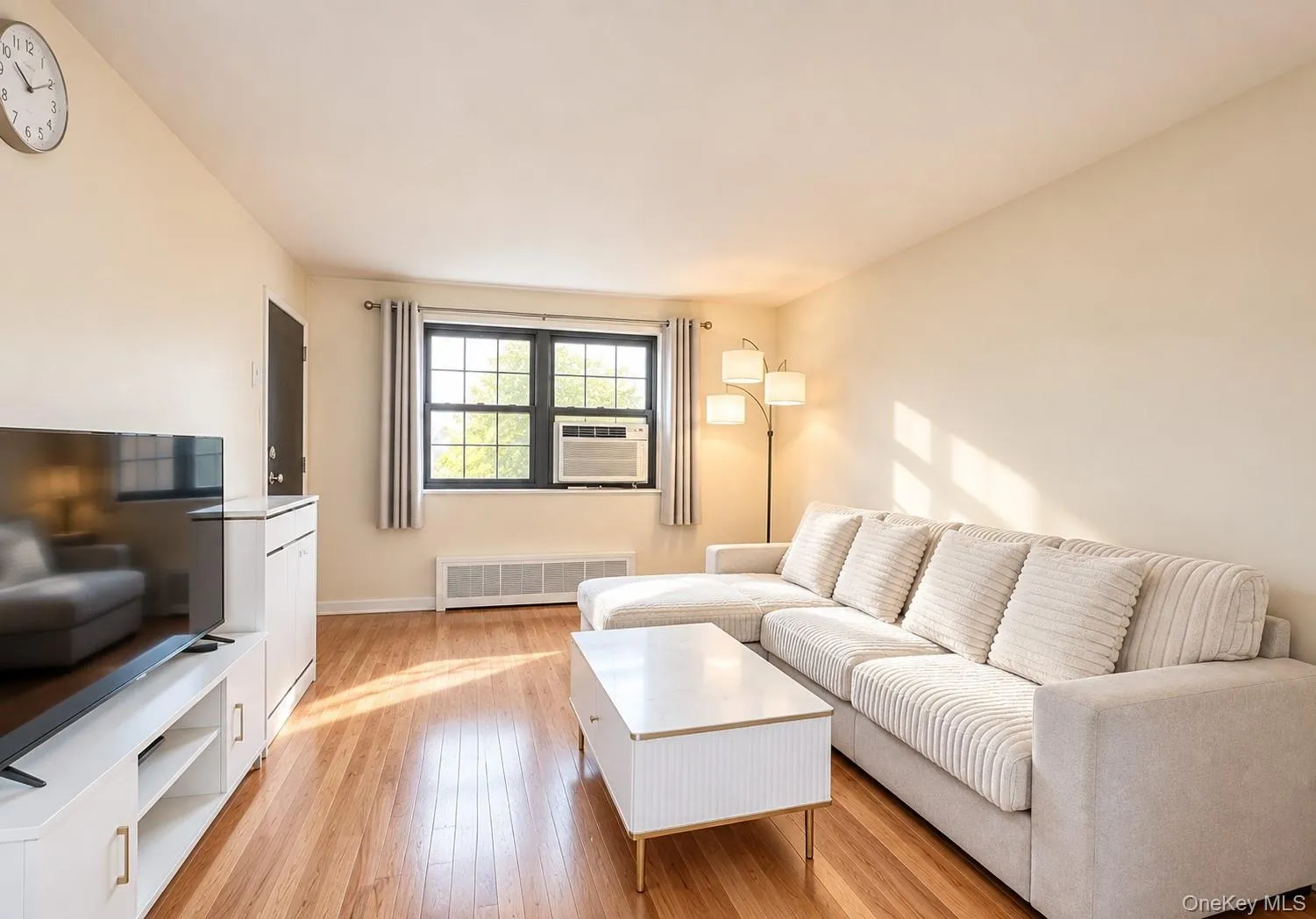 136-04 68th Dr, New York, NY, 3 Bedrooms Bedrooms, 6 Rooms Rooms,1 BathroomBathrooms,Residential,For Rent,68th Dr,0,1052006 136-04 68th Dr, New York, NY, 3 Bedrooms Bedrooms, 6 Rooms Rooms,1 BathroomBathrooms,Residential,For Rent,68th Dr,0,1052006