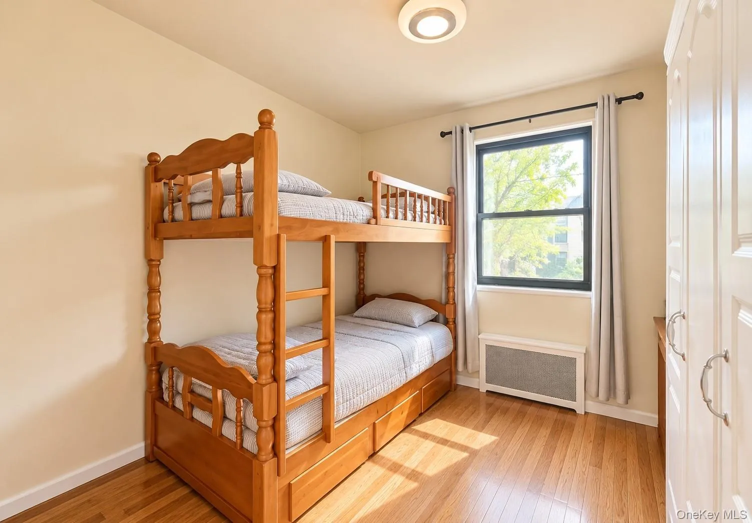 136-04 68th Dr, New York, NY, 3 Bedrooms Bedrooms, 6 Rooms Rooms,1 BathroomBathrooms,Residential,For Rent,68th Dr,0,1052006 136-04 68th Dr, New York, NY, 3 Bedrooms Bedrooms, 6 Rooms Rooms,1 BathroomBathrooms,Residential,For Rent,68th Dr,0,1052006