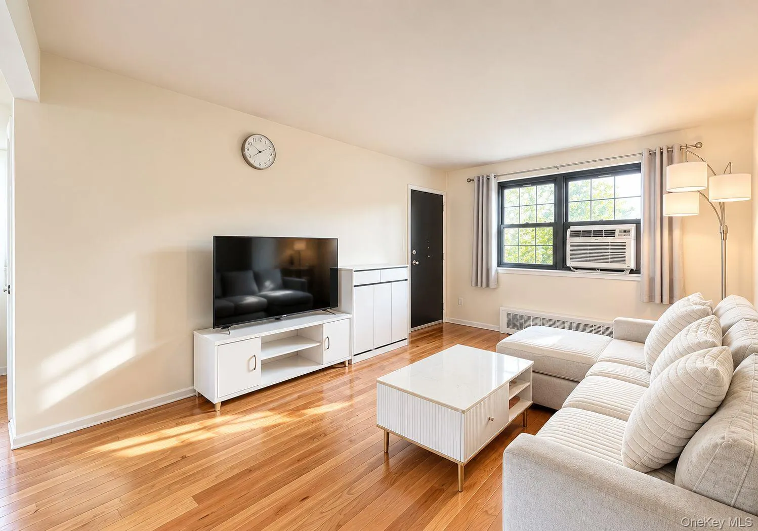 136-04 68th Dr, New York, NY, 3 Bedrooms Bedrooms, 6 Rooms Rooms,1 BathroomBathrooms,Residential,For Rent,68th Dr,0,1052006 136-04 68th Dr, New York, NY, 3 Bedrooms Bedrooms, 6 Rooms Rooms,1 BathroomBathrooms,Residential,For Rent,68th Dr,0,1052006