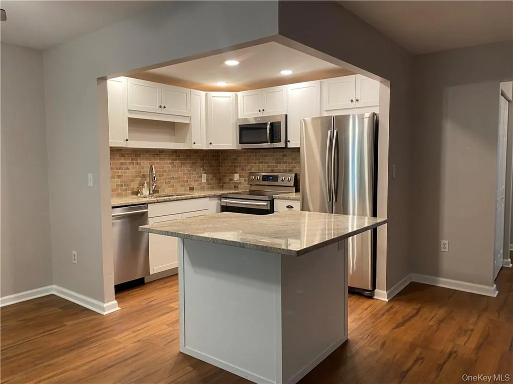 NICELY UPDATED KITCHEN NICELY UPDATED KITCHEN