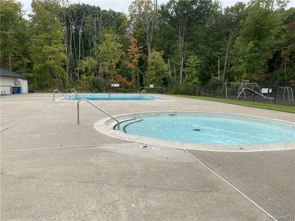 POOL POOL