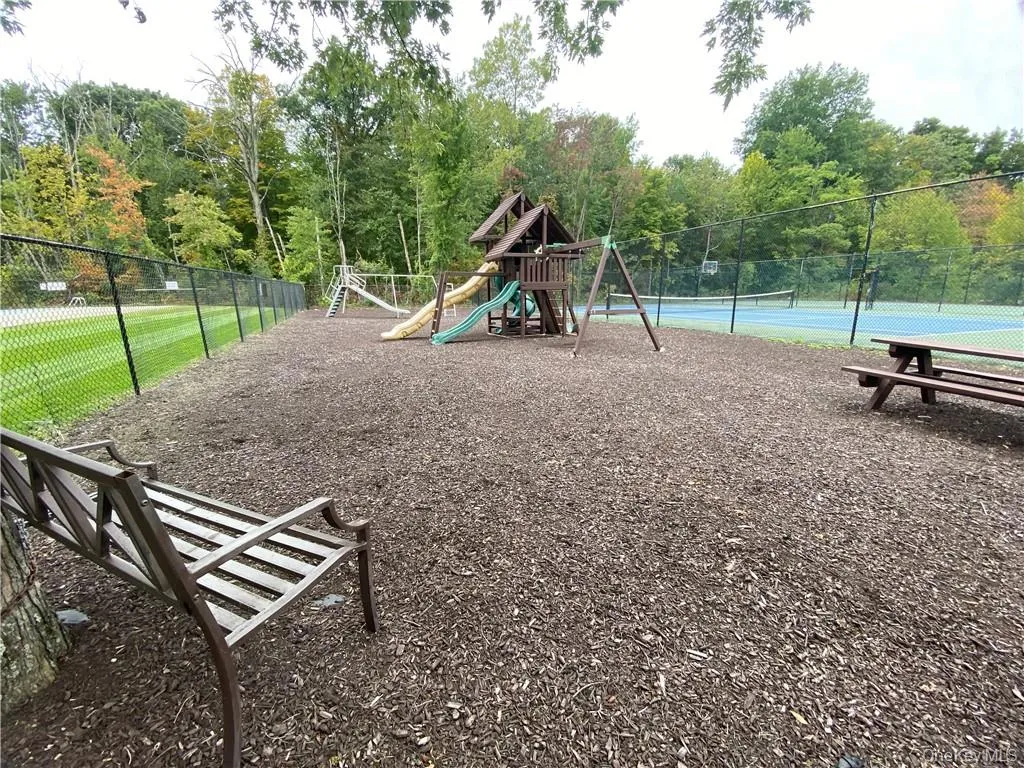 PLAYGROUND PLAYGROUND