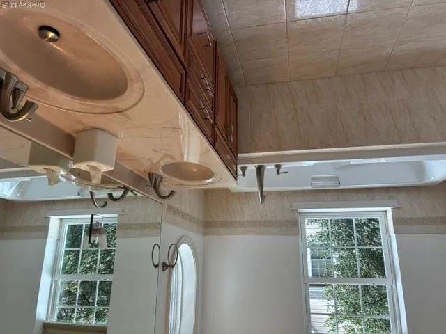 154 Christine Drive, Huntington, NY, 2 Bedrooms Bedrooms, 6 Rooms Rooms,2 BathroomsBathrooms,Residential,For Rent,Christine,0,1052021 154 Christine Drive, Huntington, NY, 2 Bedrooms Bedrooms, 6 Rooms Rooms,2 BathroomsBathrooms,Residential,For Rent,Christine,0,1052021