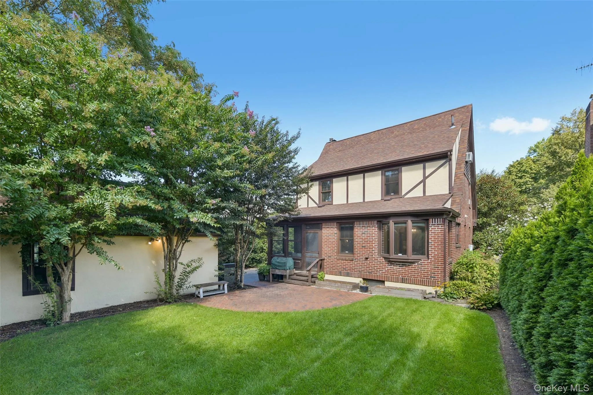 206 Glenmore Street, North Hempstead, NY, 3 Bedrooms Bedrooms, 7 Rooms Rooms,1 BathroomBathrooms,Residential,For Rent,Glenmore,0,1052028 206 Glenmore Street, North Hempstead, NY, 3 Bedrooms Bedrooms, 7 Rooms Rooms,1 BathroomBathrooms,Residential,For Rent,Glenmore,0,1052028