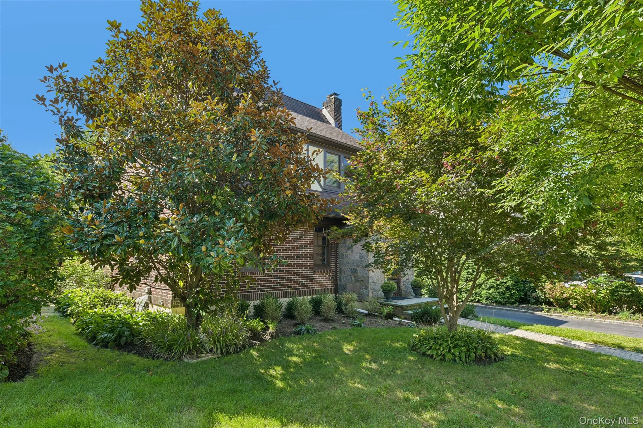 206 Glenmore Street, North Hempstead, NY, 3 Bedrooms Bedrooms, 7 Rooms Rooms,1 BathroomBathrooms,Residential,For Rent,Glenmore,0,1052028 206 Glenmore Street, North Hempstead, NY, 3 Bedrooms Bedrooms, 7 Rooms Rooms,1 BathroomBathrooms,Residential,For Rent,Glenmore,0,1052028
