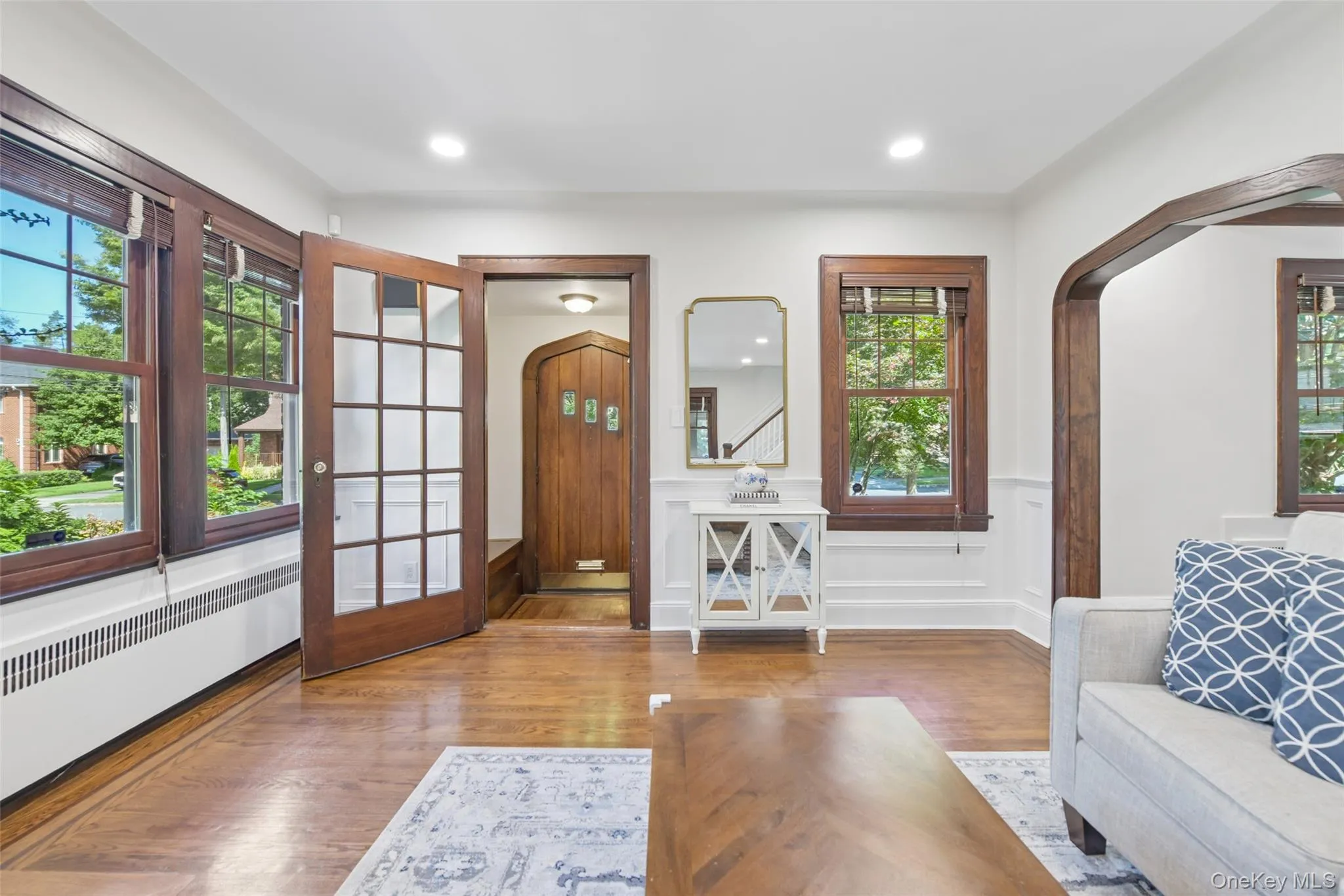 206 Glenmore Street, North Hempstead, NY, 3 Bedrooms Bedrooms, 7 Rooms Rooms,1 BathroomBathrooms,Residential,For Rent,Glenmore,0,1052028 206 Glenmore Street, North Hempstead, NY, 3 Bedrooms Bedrooms, 7 Rooms Rooms,1 BathroomBathrooms,Residential,For Rent,Glenmore,0,1052028